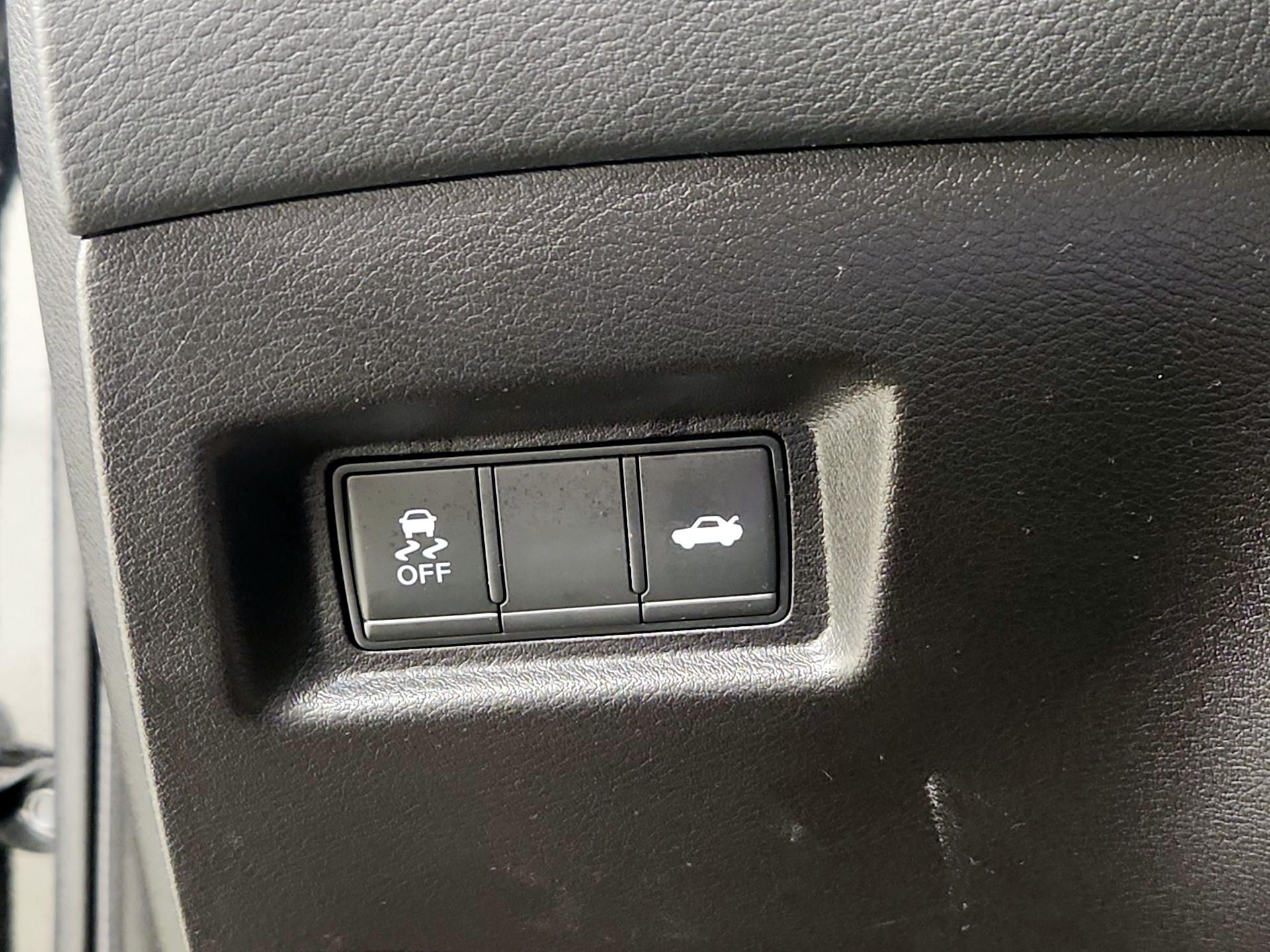 Thumbnail: 2022 INFINITI Q50 - 13