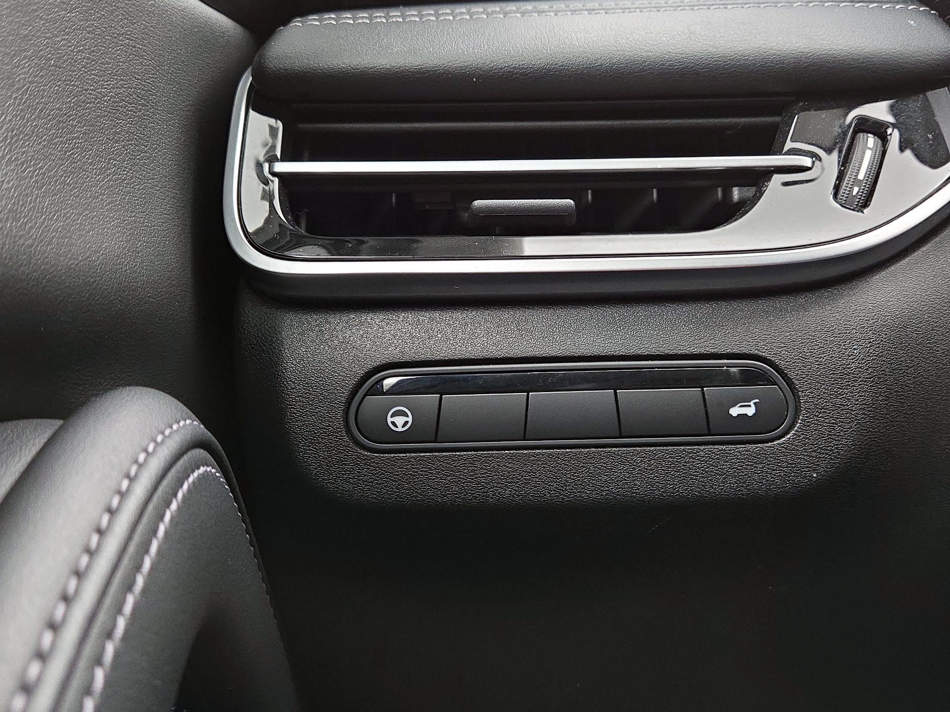 Thumbnail: 2023 INFINITI QX60 - 13