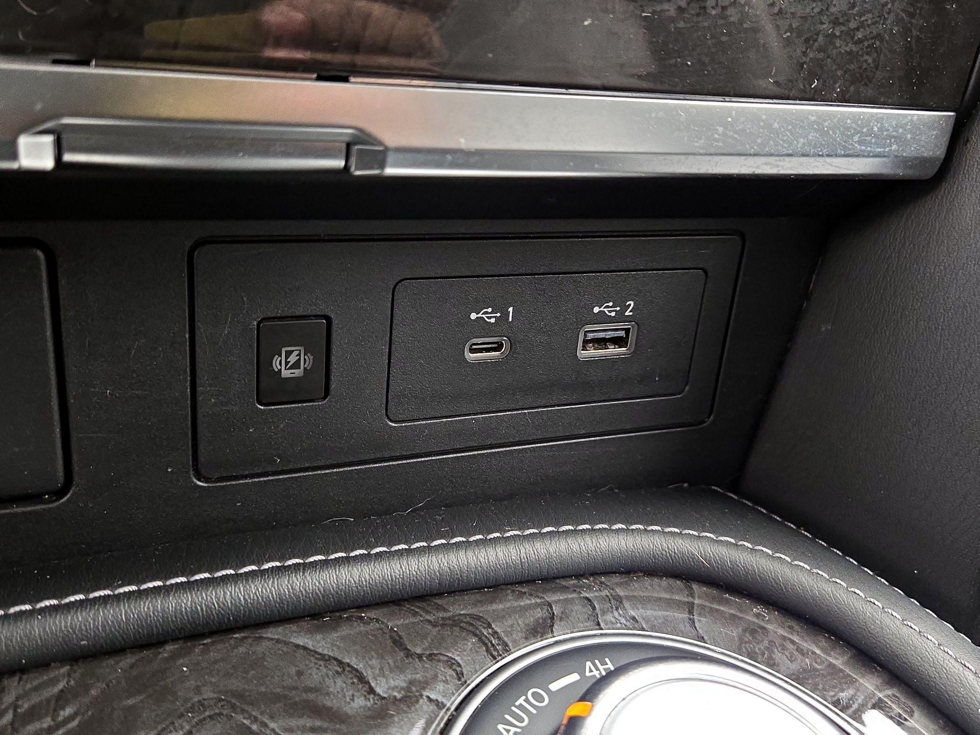 Thumbnail: 2022 INFINITI QX80 - 18