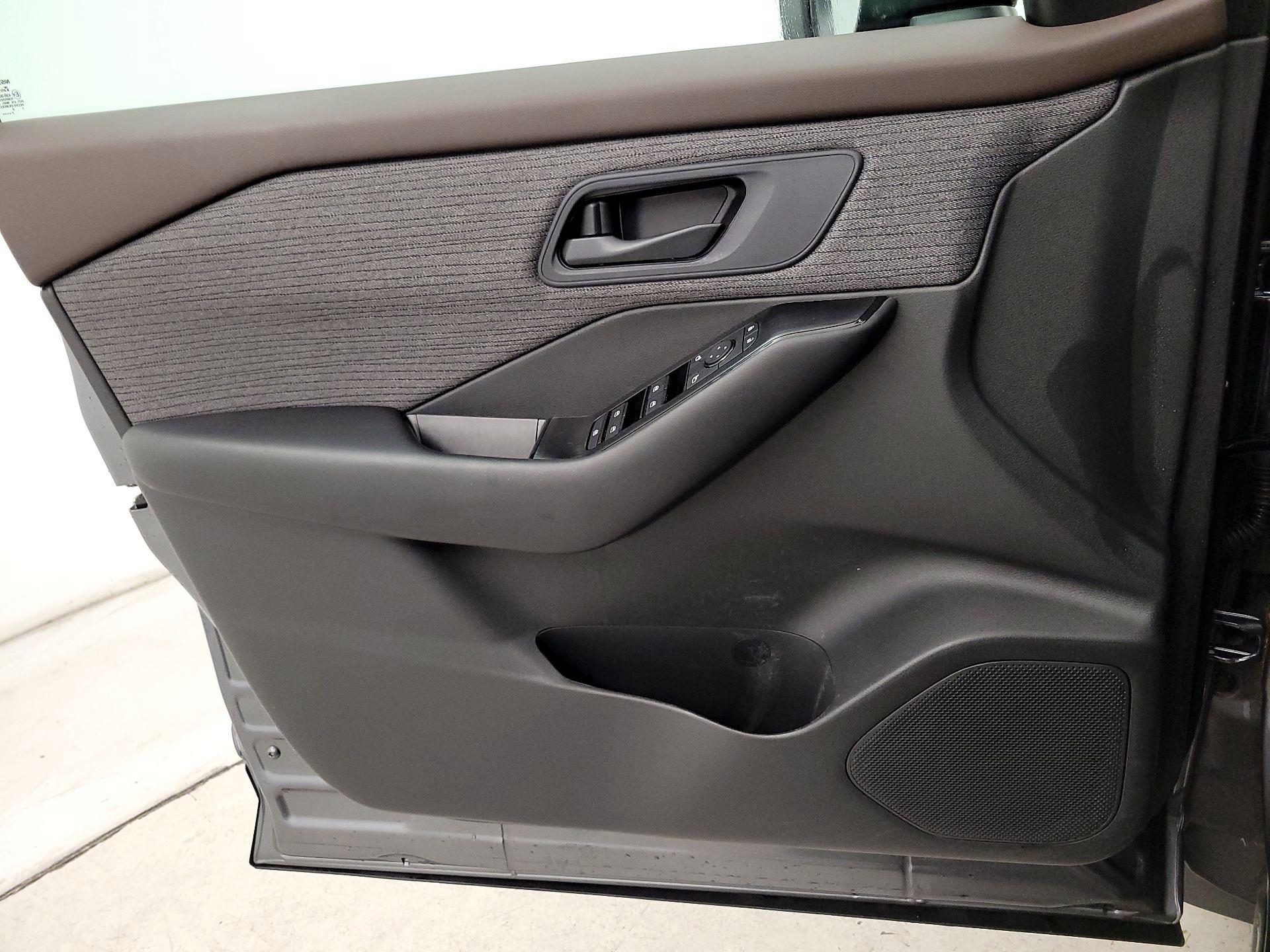 Thumbnail: 2023 Nissan Rogue - 12