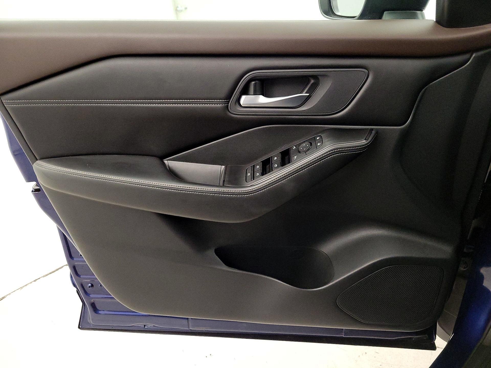 Thumbnail: 2023 Nissan Rogue - 12