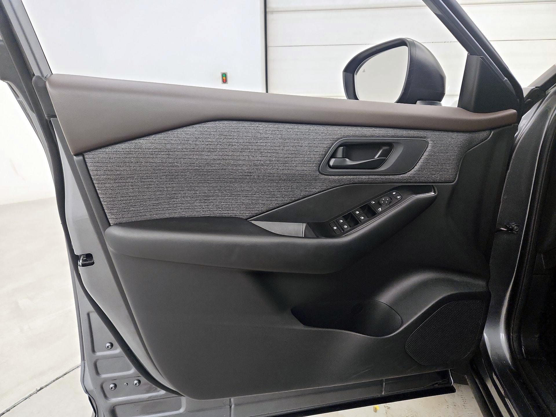 Thumbnail: 2023 Nissan Rogue - 12