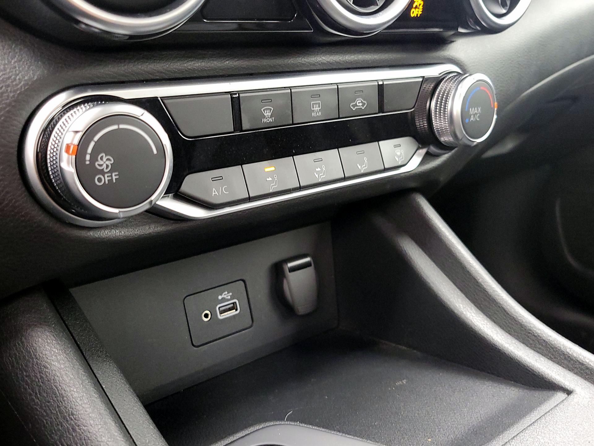 Thumbnail: 2022 Nissan Sentra - 16