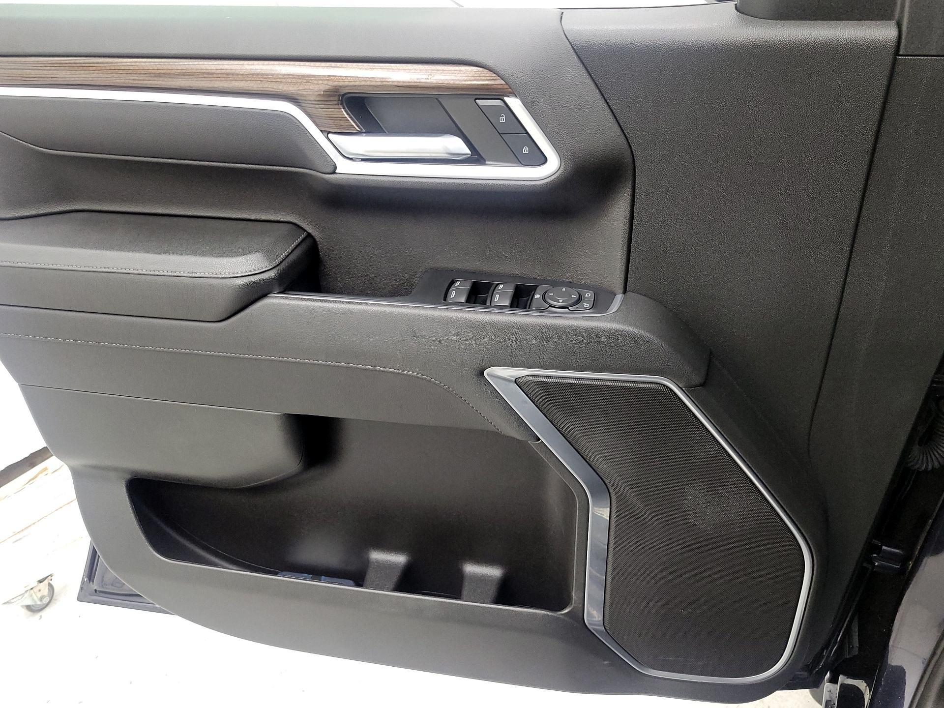 Thumbnail: 2023 Chevrolet Silverado 1500 - 12