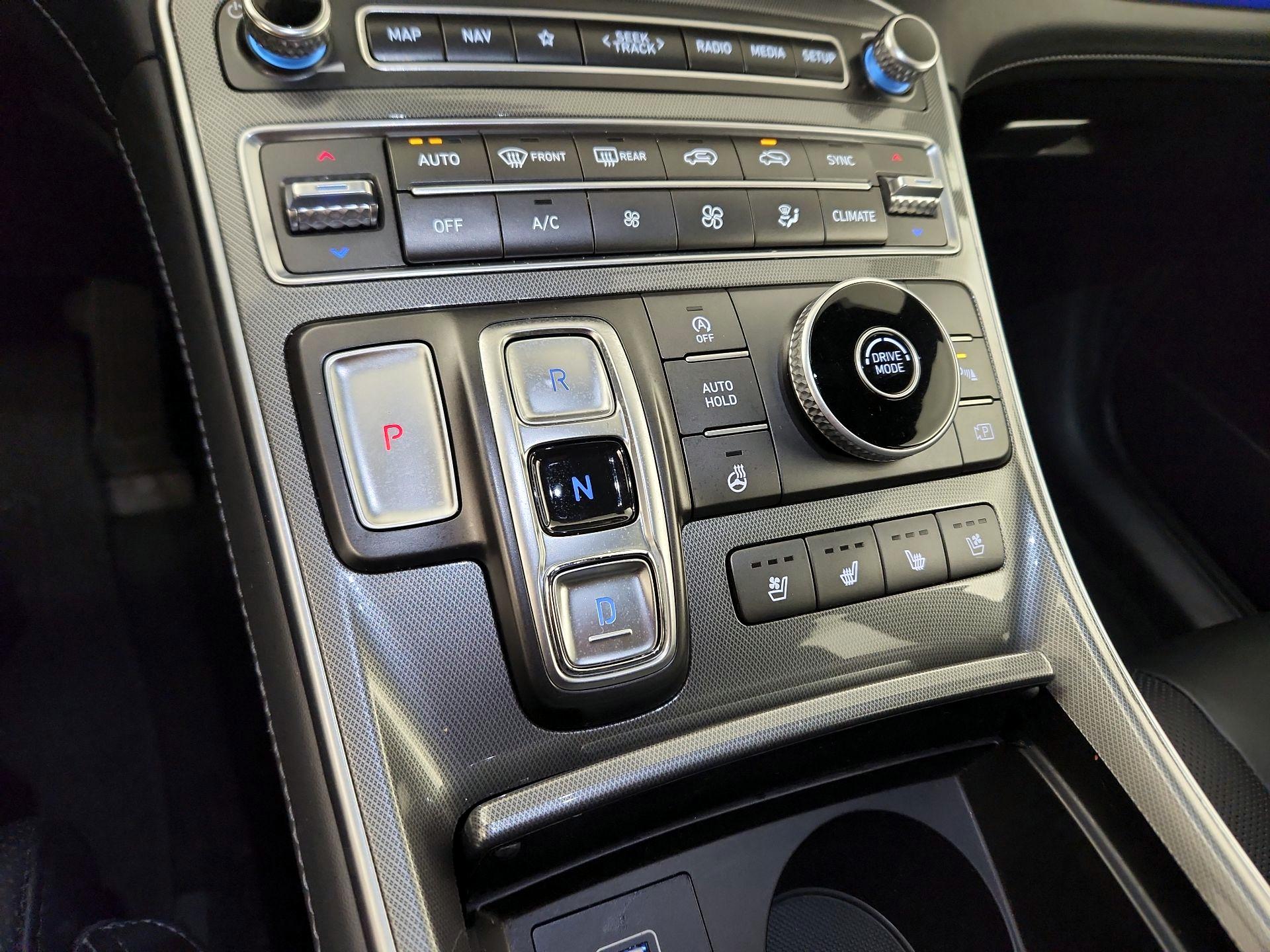 Thumbnail: 2023 Hyundai Santa Fe - 16