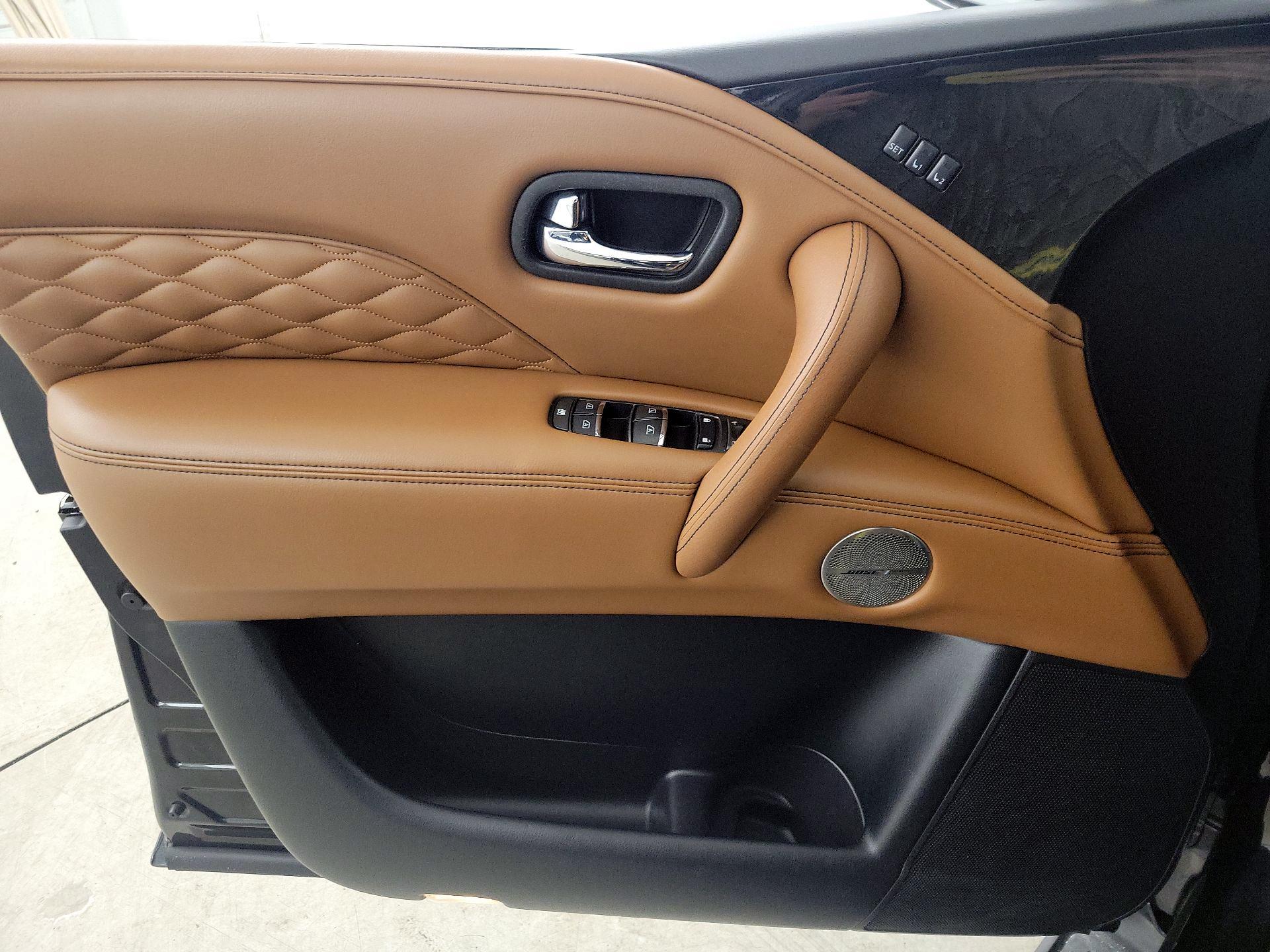 Thumbnail: 2022 INFINITI QX80 - 12