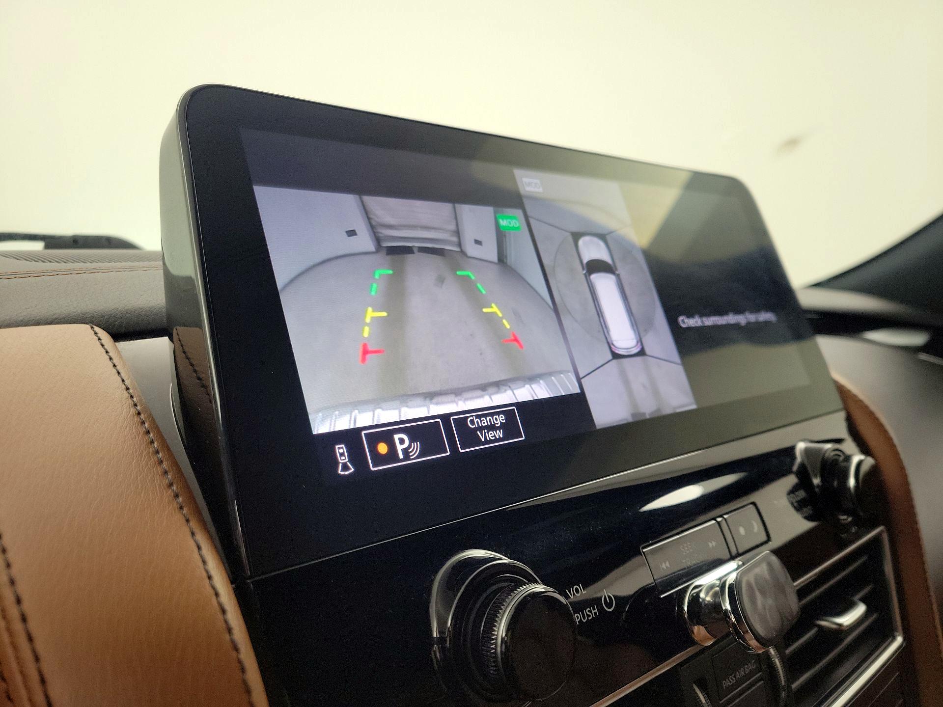 Thumbnail: 2022 INFINITI QX80 - 15