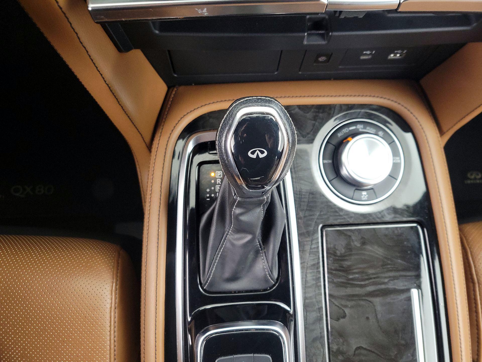 Thumbnail: 2022 INFINITI QX80 - 18