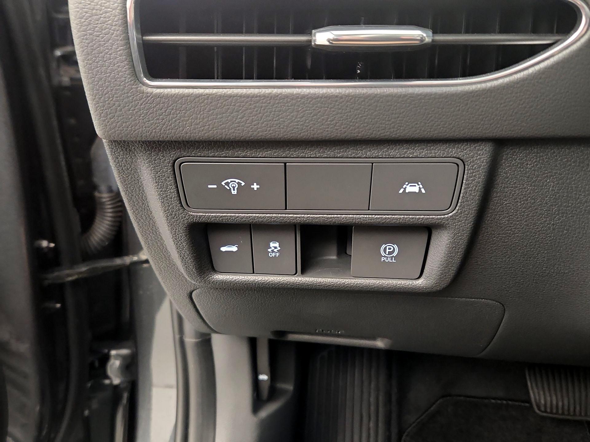 Thumbnail: 2023 Hyundai Sonata - 11