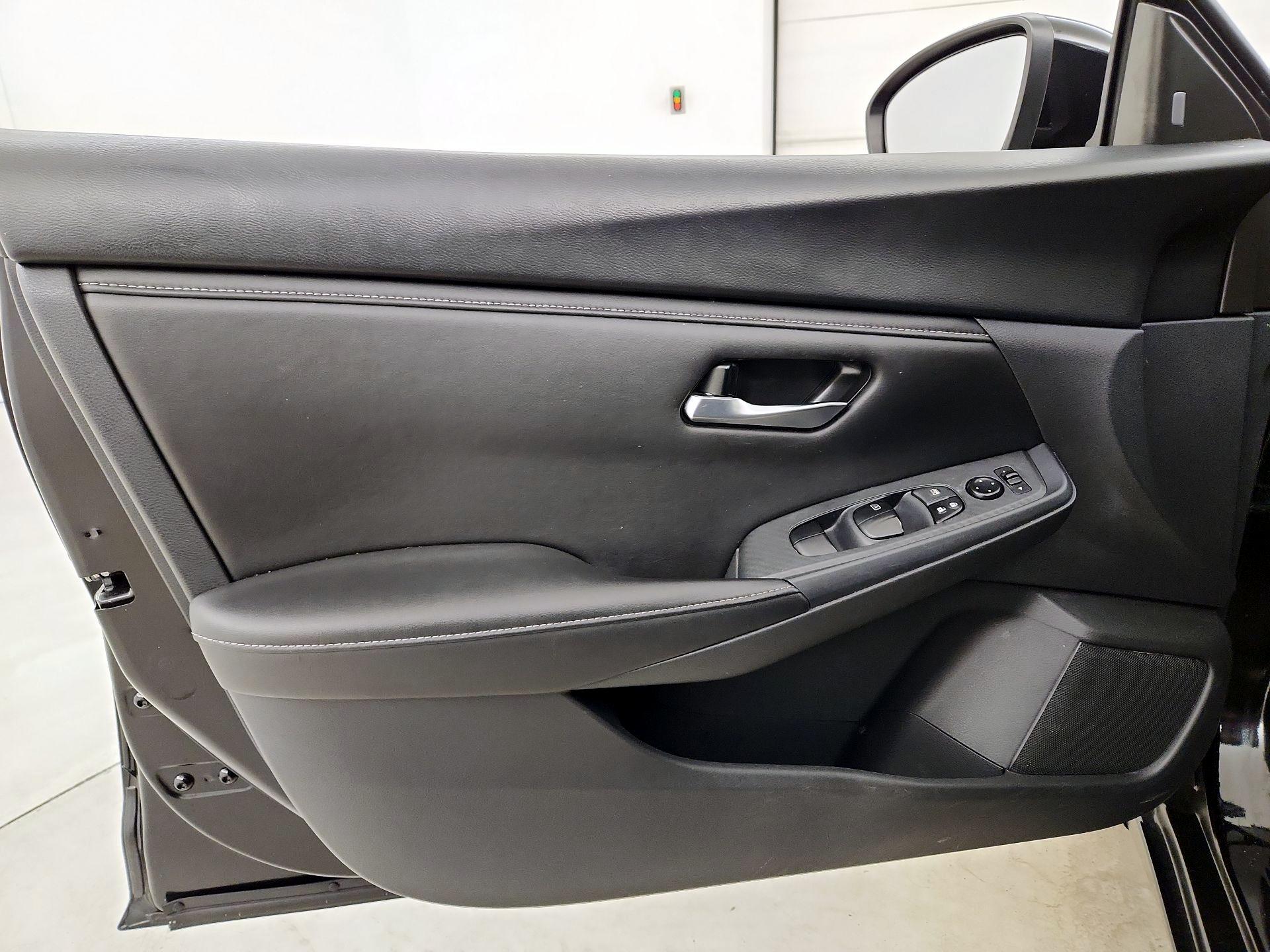 Thumbnail: 2023 Nissan Sentra - 12