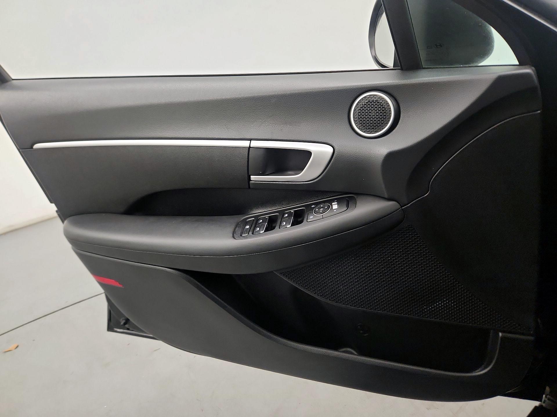 Thumbnail: 2023 Hyundai Sonata - 12