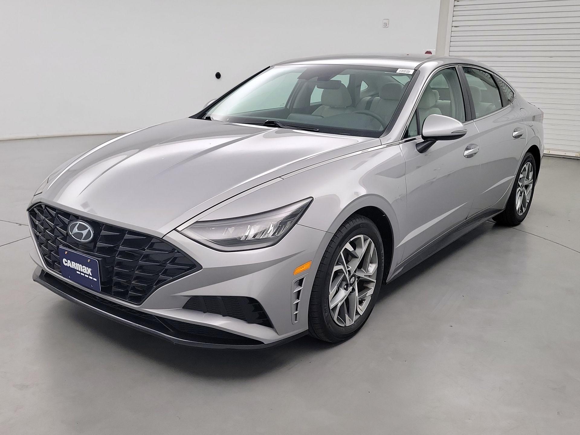 Thumbnail: 2023 Hyundai Sonata - 3