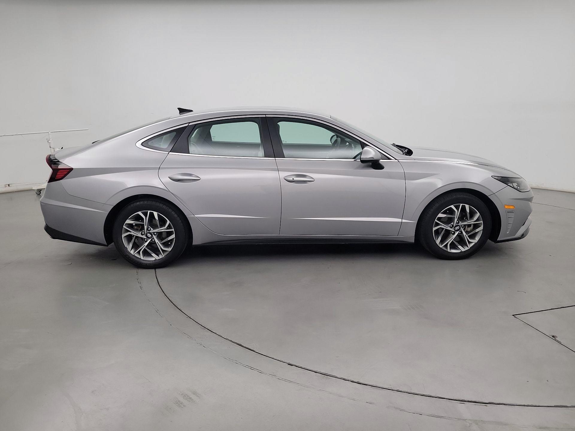 Thumbnail: 2023 Hyundai Sonata - 4