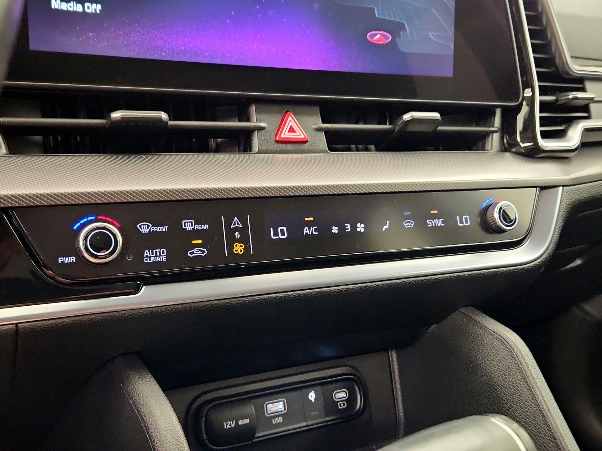 Thumbnail: 2023 Kia Sportage - 17