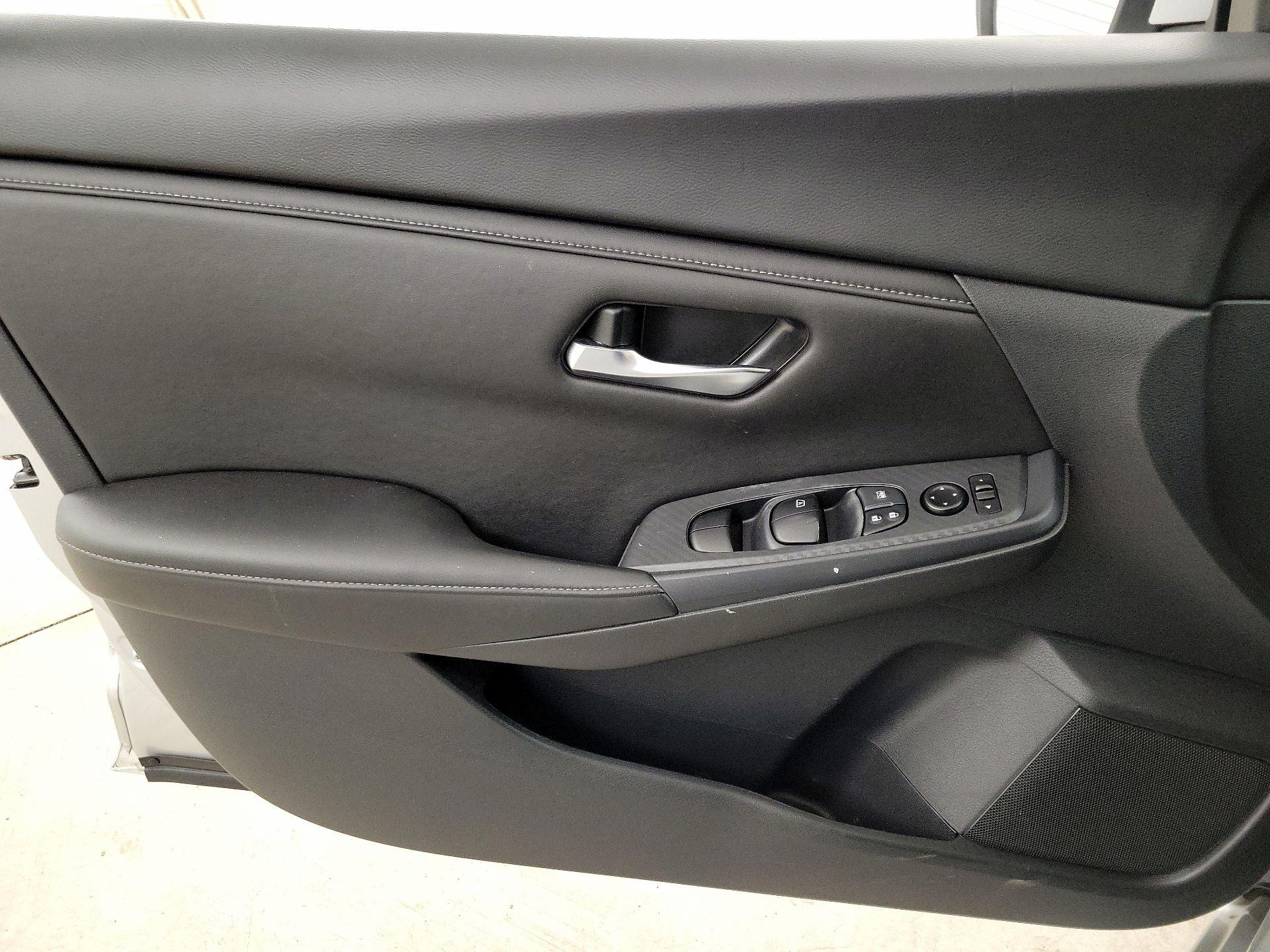 Thumbnail: 2023 Nissan Sentra - 12