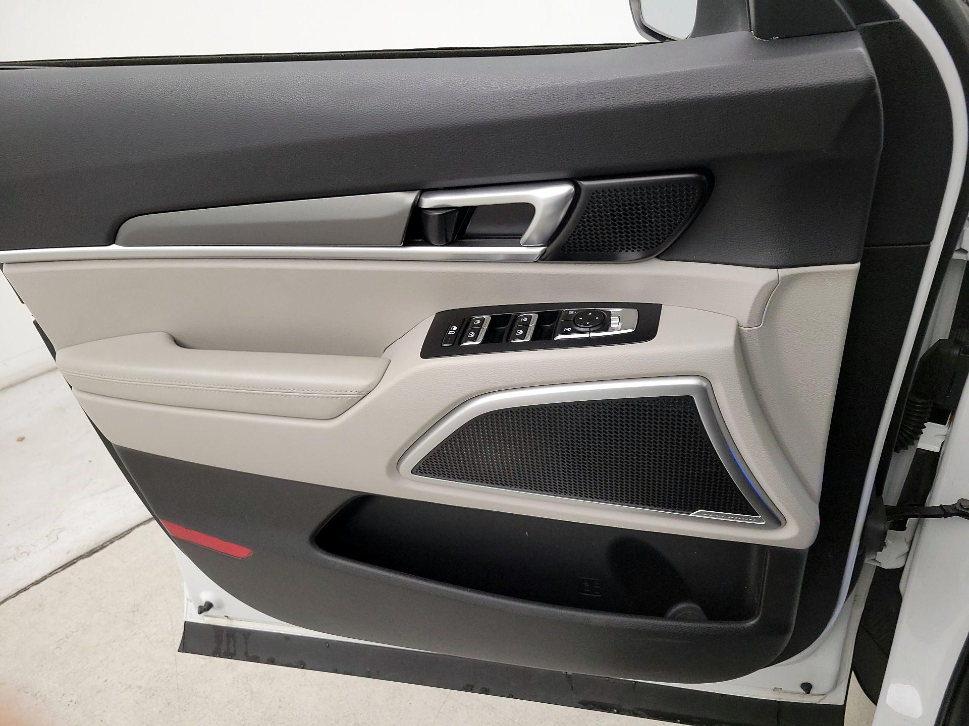 Thumbnail: 2020 Kia Telluride - 12