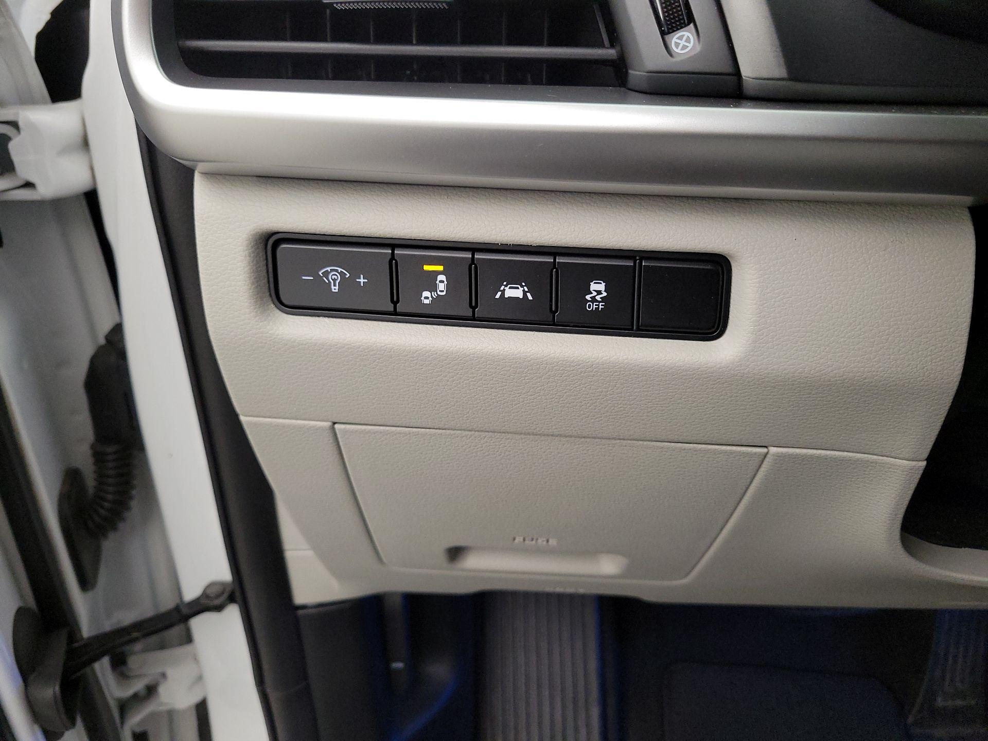 Thumbnail: 2020 Kia Telluride - 13