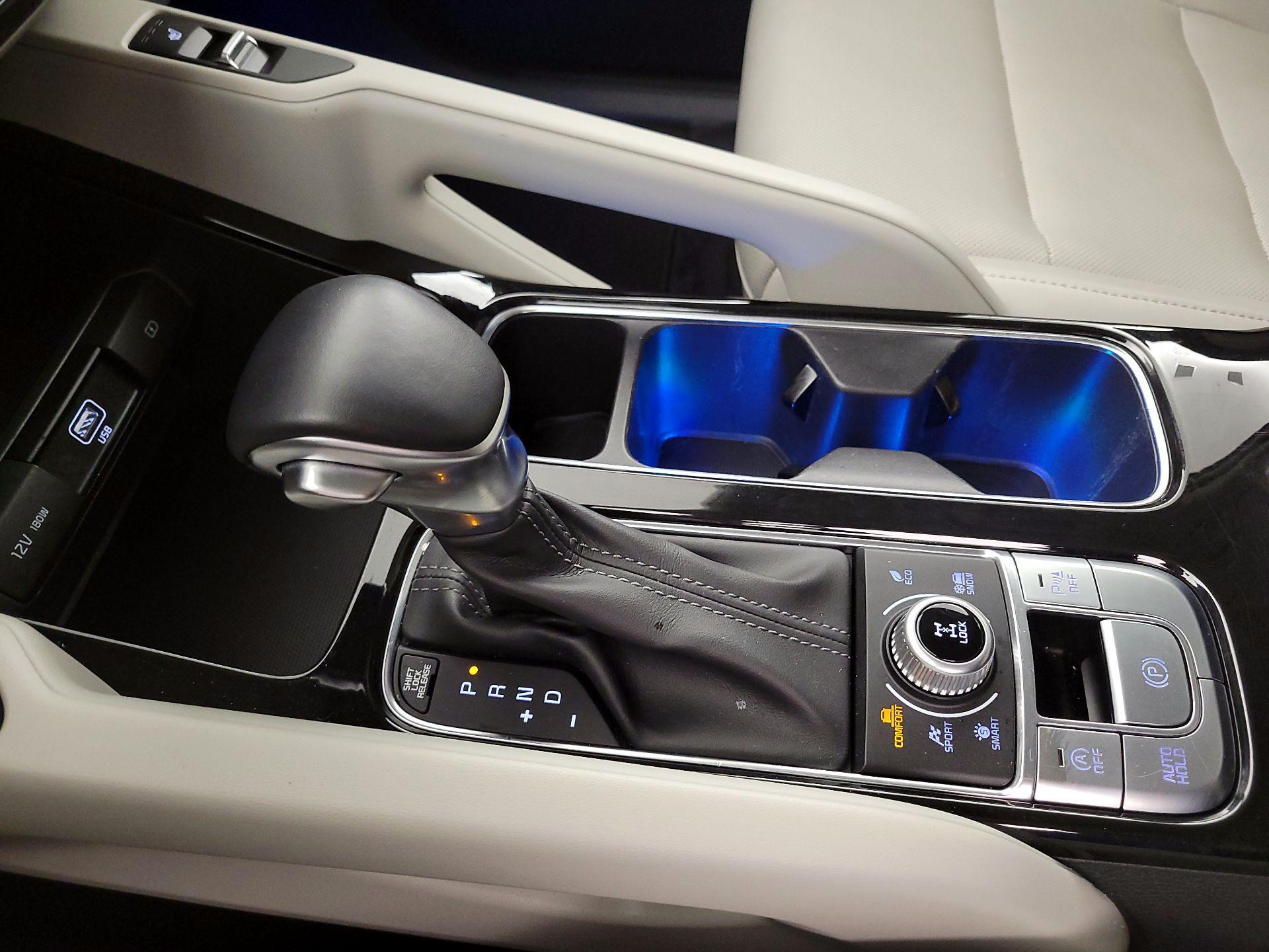 Thumbnail: 2020 Kia Telluride - 17