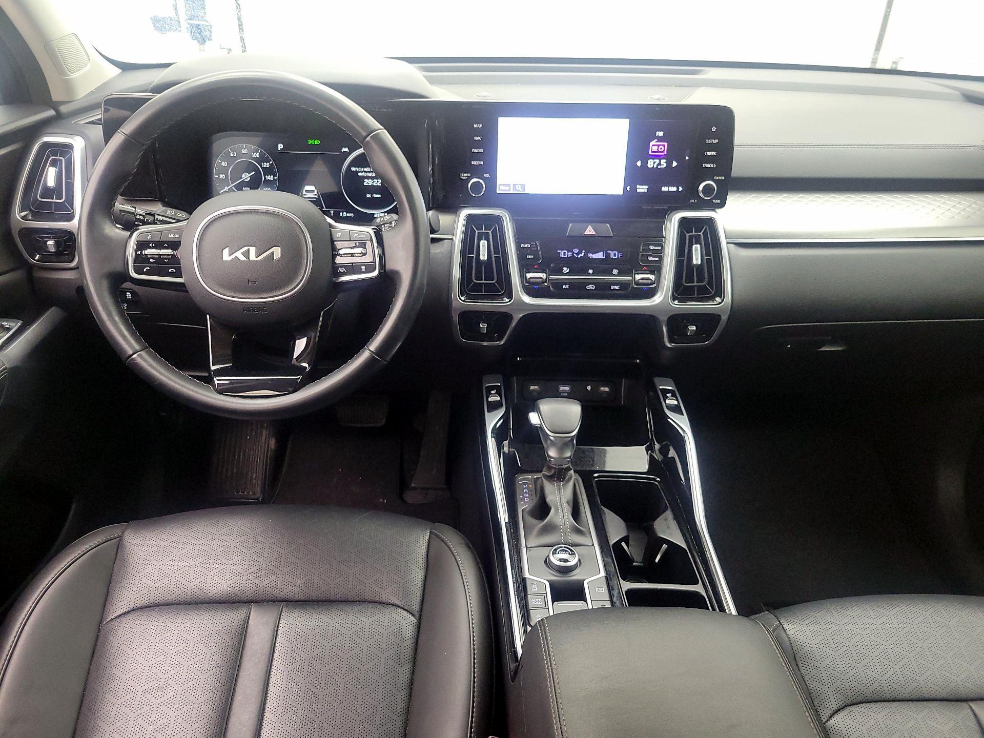 Thumbnail: 2023 Kia Sorento - 9