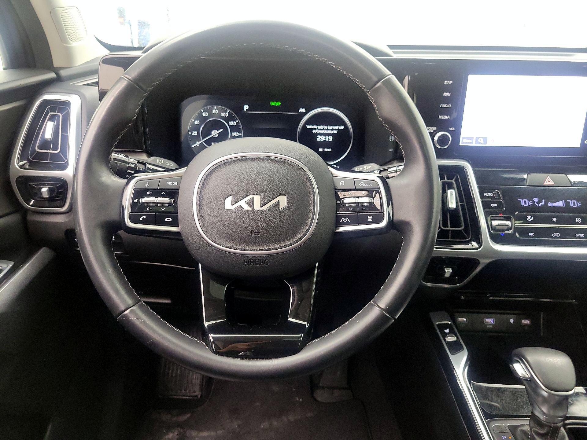 Thumbnail: 2023 Kia Sorento - 10