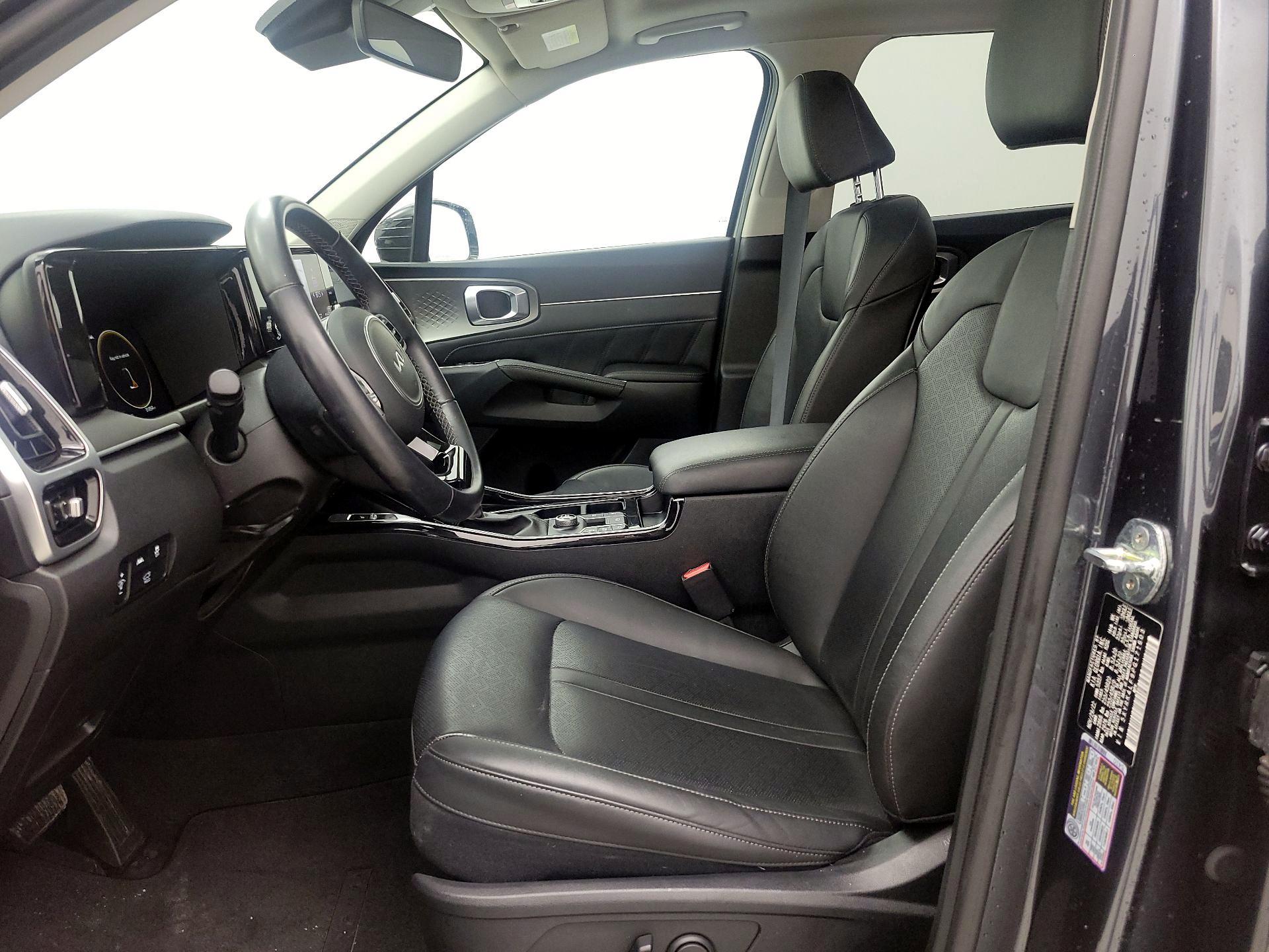 Thumbnail: 2023 Kia Sorento - 11