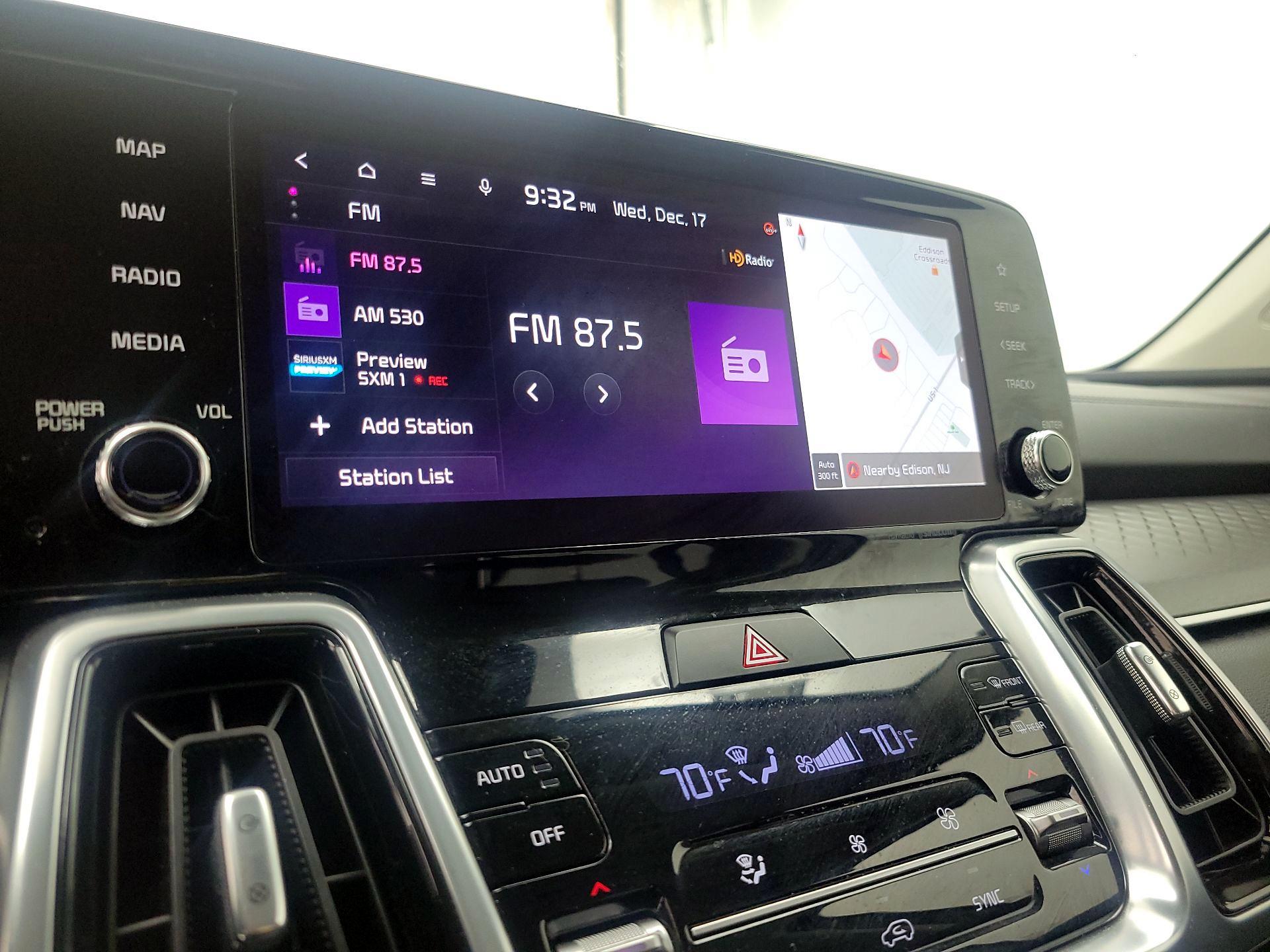 Thumbnail: 2023 Kia Sorento - 16