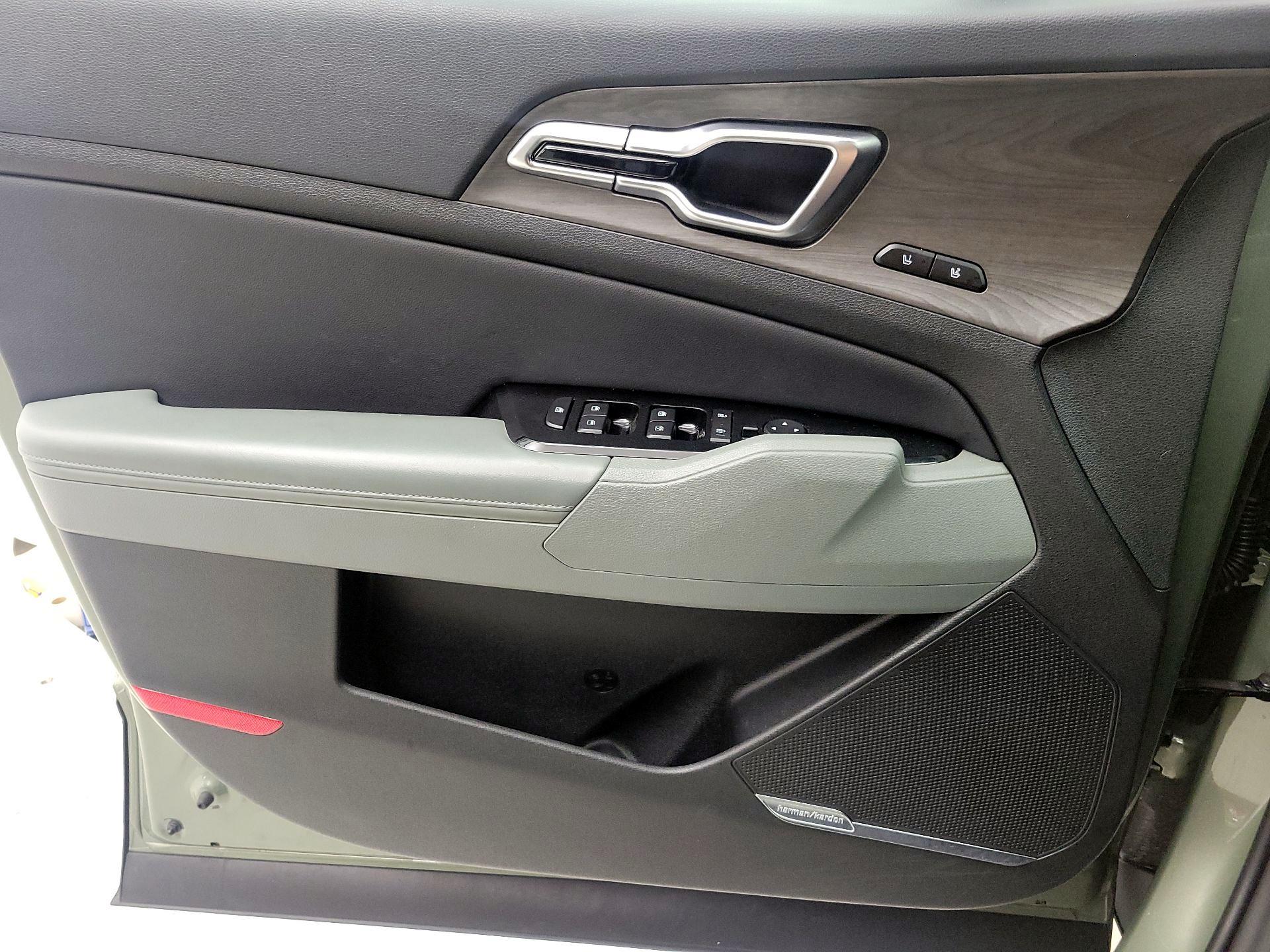 Thumbnail: 2023 Kia Sportage - 12