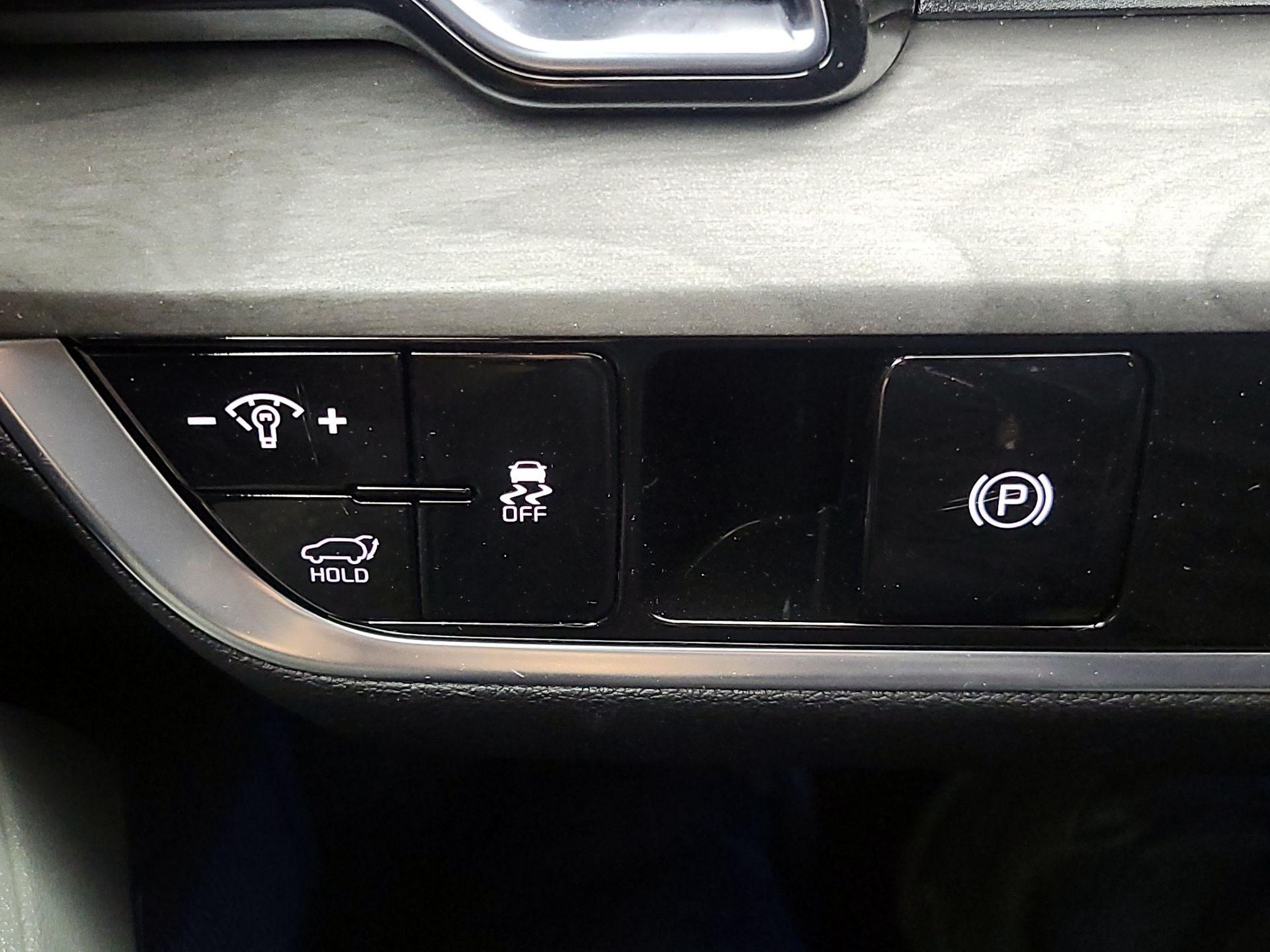 Thumbnail: 2023 Kia Sportage - 13