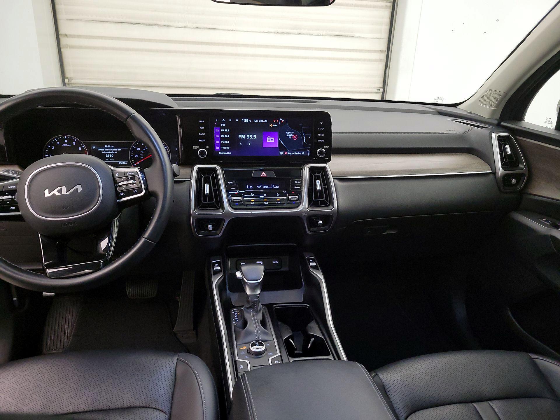 Thumbnail: 2022 Kia Sorento - 9