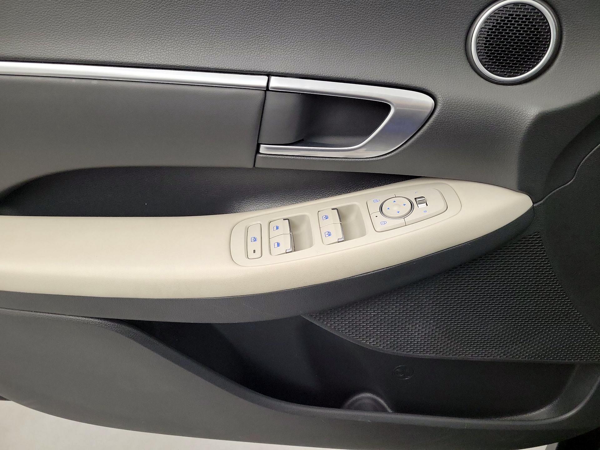 Thumbnail: 2023 Hyundai Sonata - 10