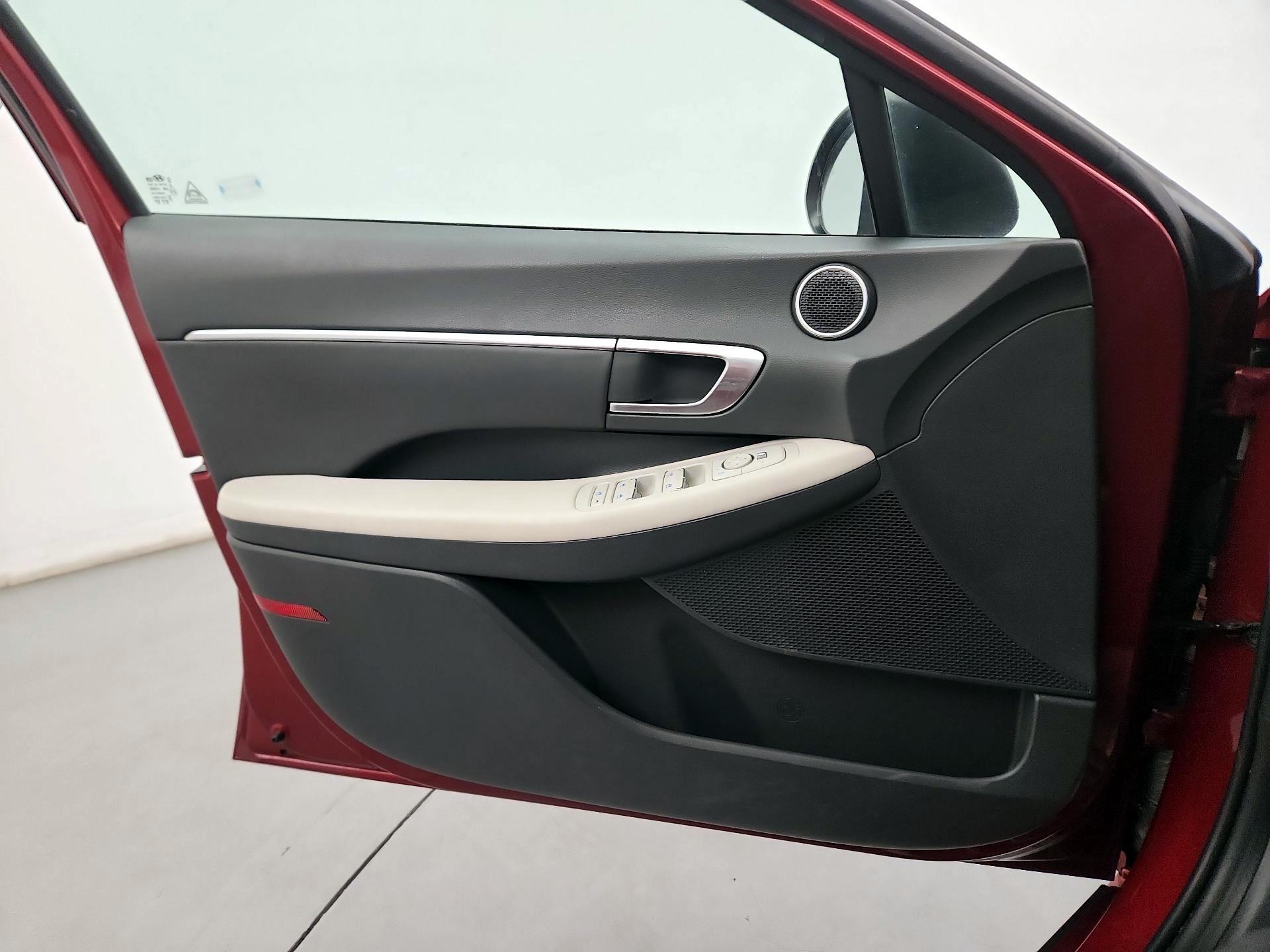 Thumbnail: 2023 Hyundai Sonata - 10