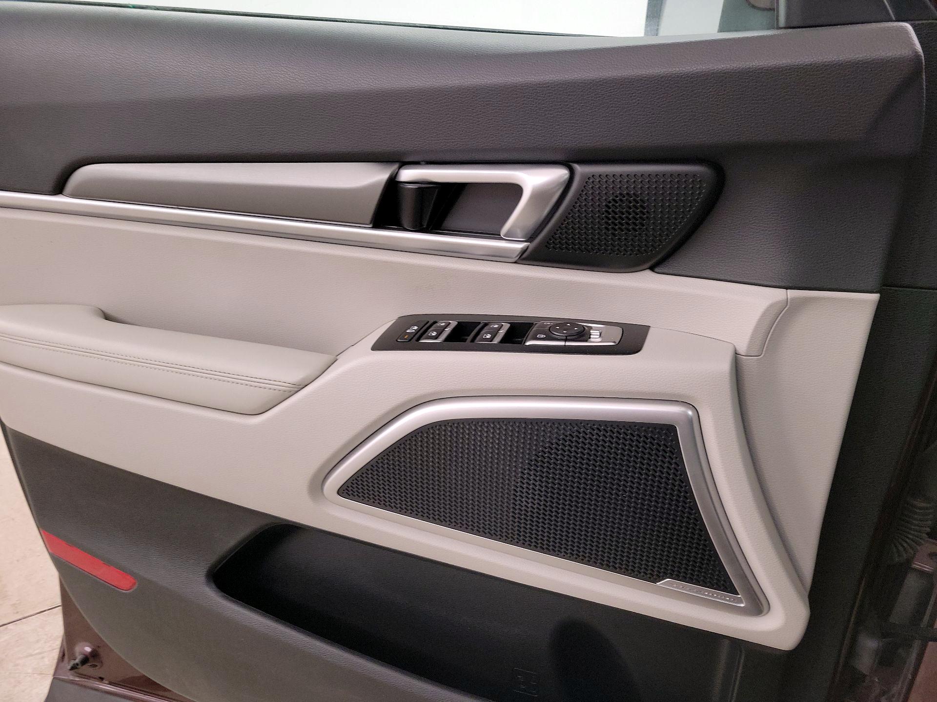 Thumbnail: 2022 Kia Telluride - 12