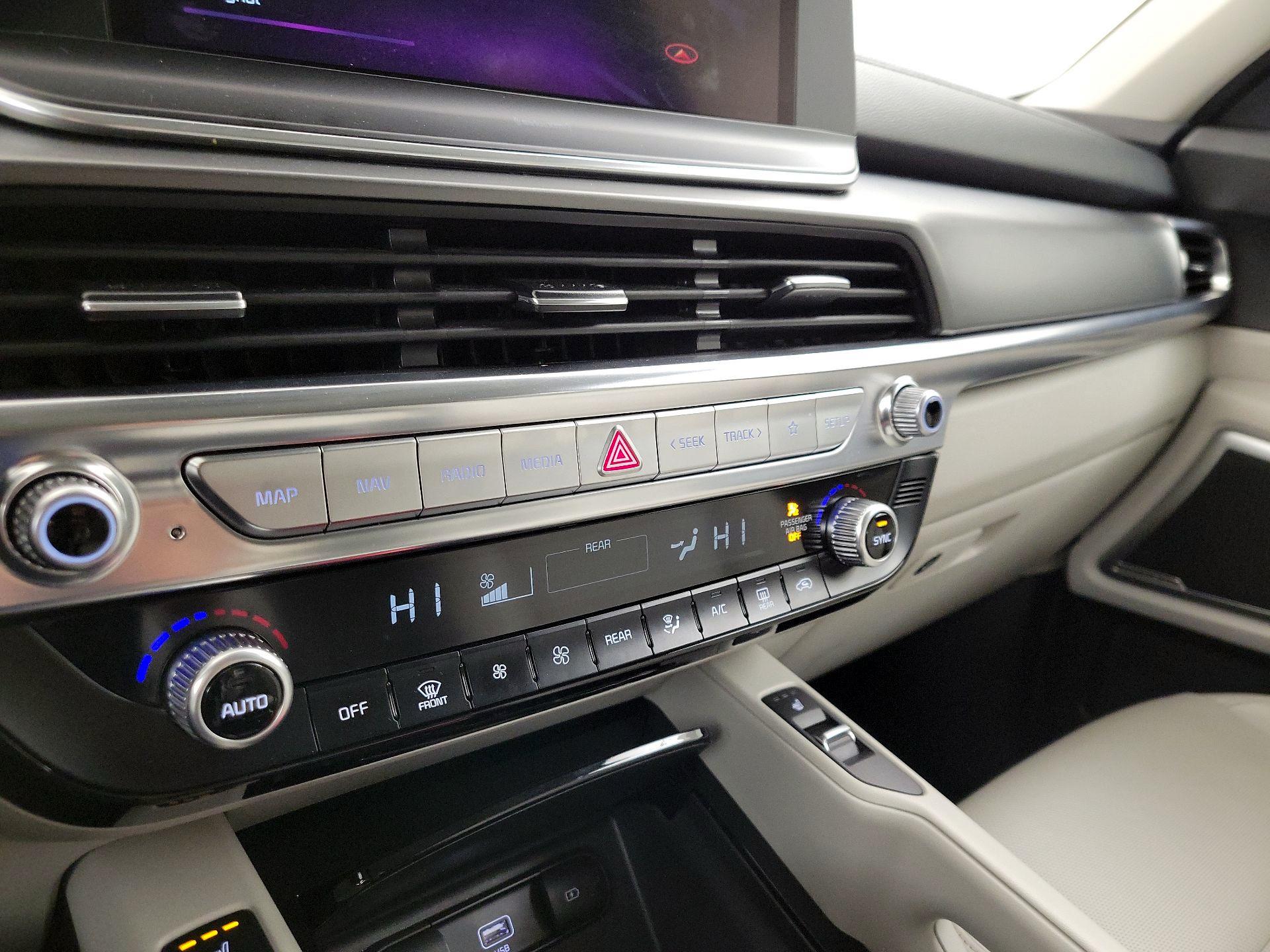 Thumbnail: 2022 Kia Telluride - 17