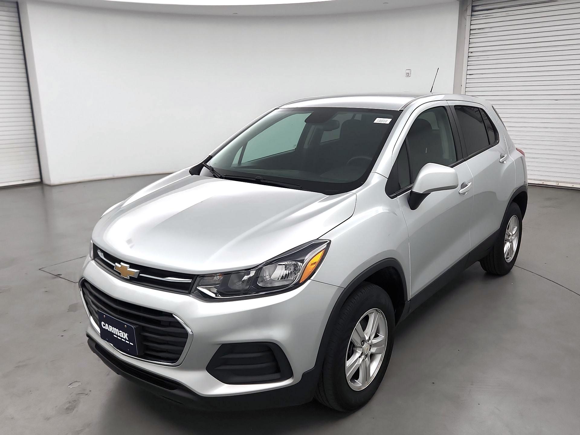Thumbnail: 2021 Chevrolet Trax - 3