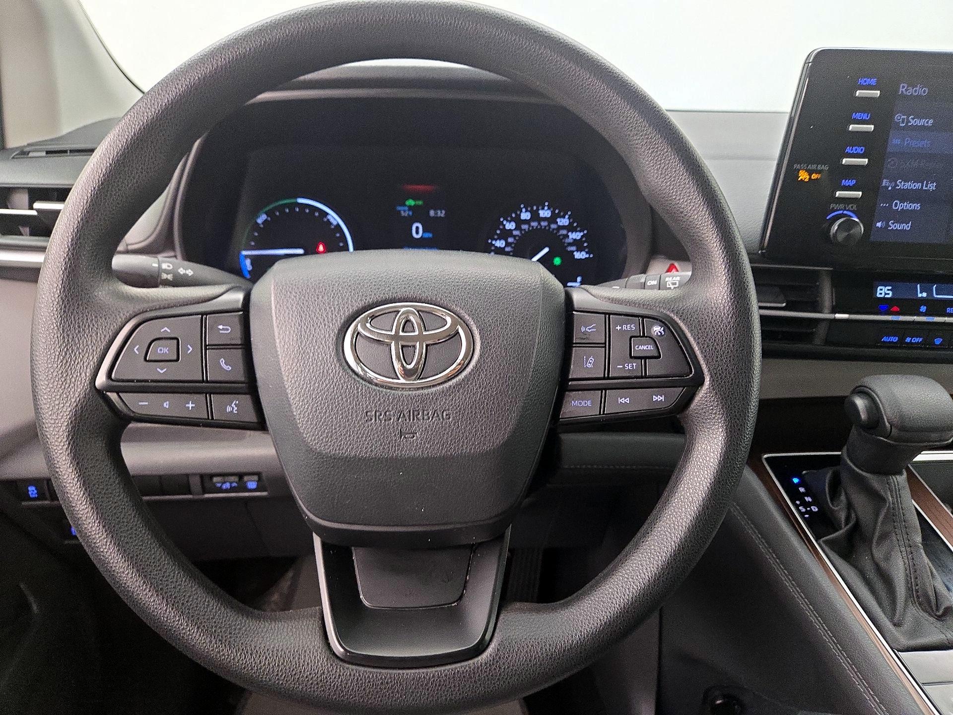 Thumbnail: 2024 Toyota Sienna - 10