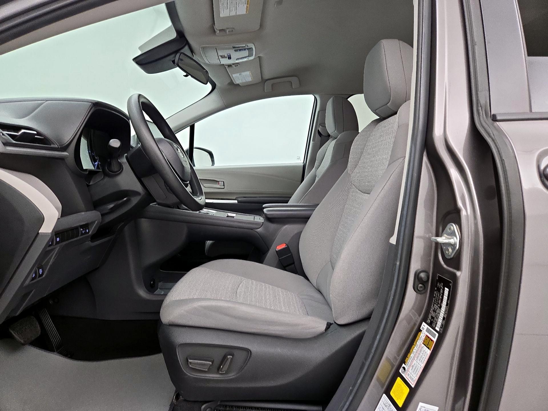 Thumbnail: 2024 Toyota Sienna - 11