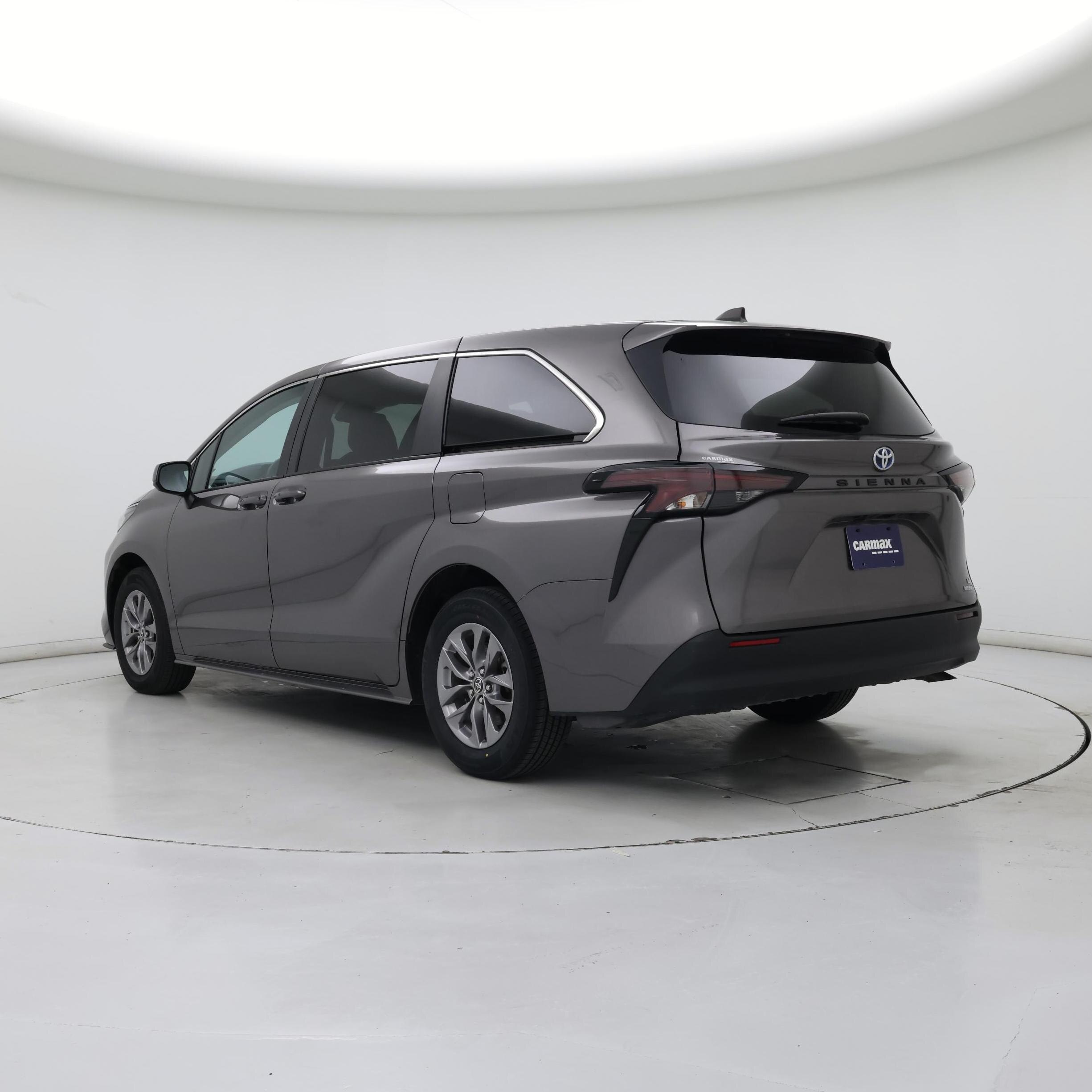 Thumbnail: 2024 Toyota Sienna - 2
