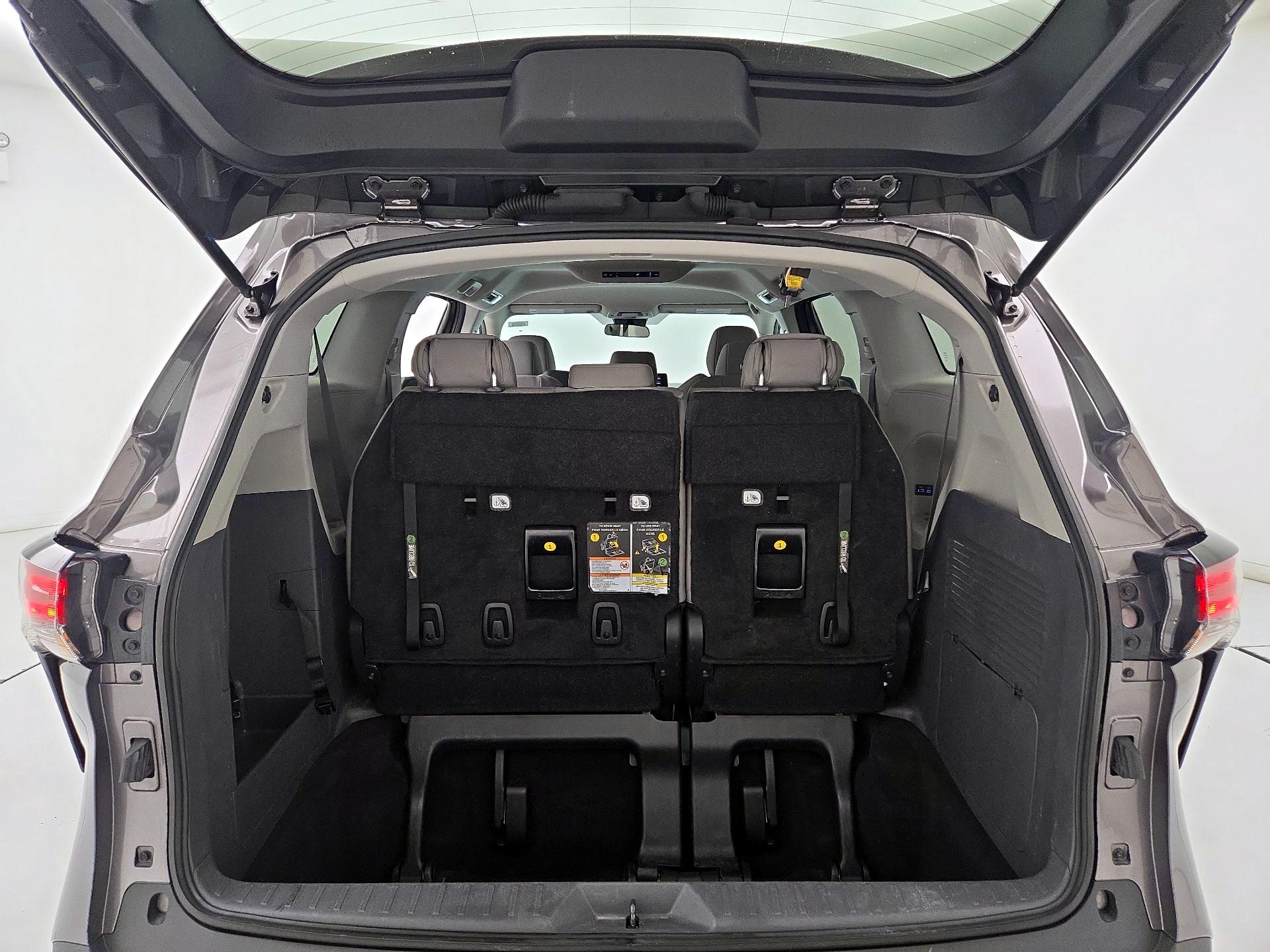 Thumbnail: 2024 Toyota Sienna - 20