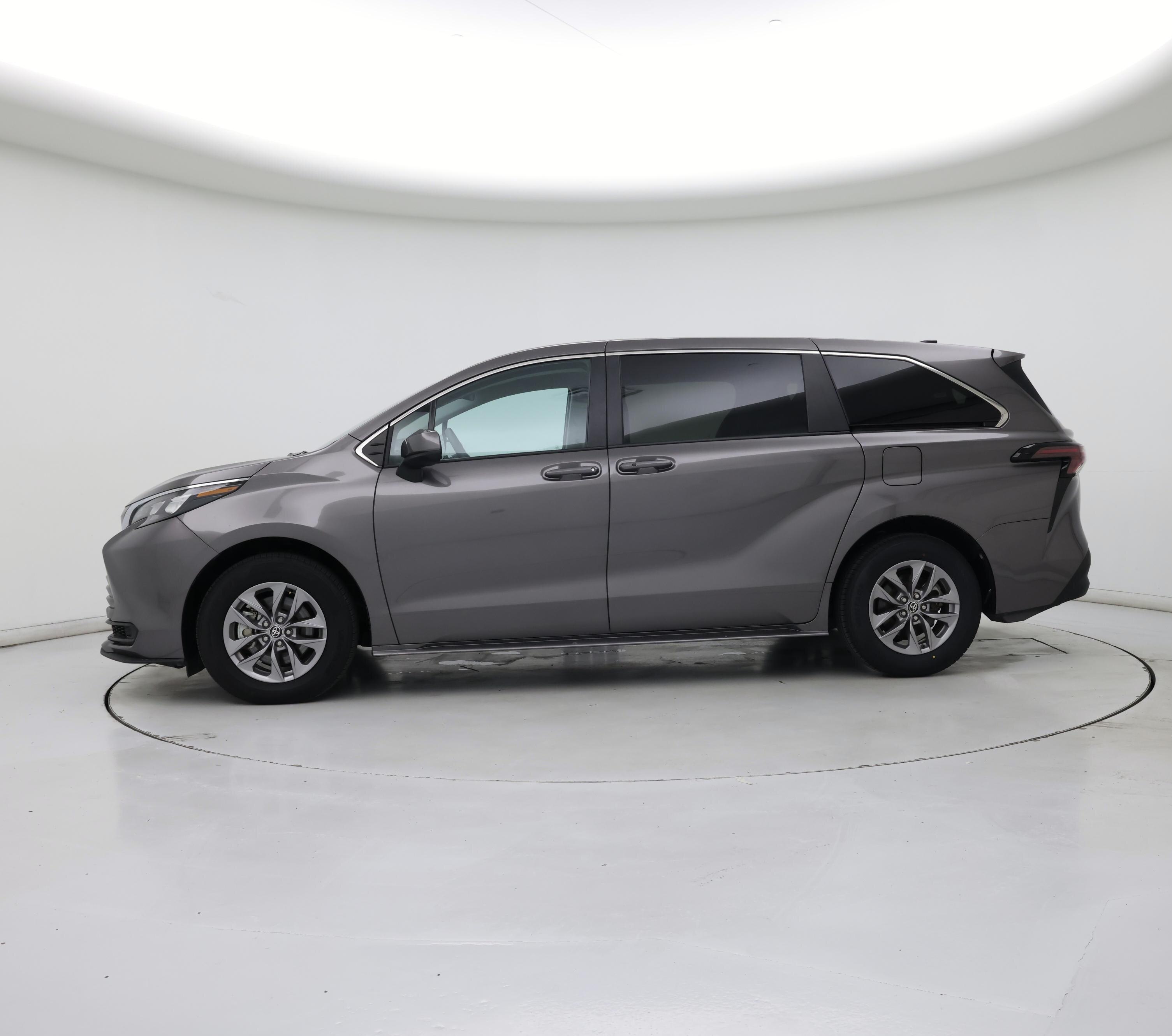 Thumbnail: 2024 Toyota Sienna - 3