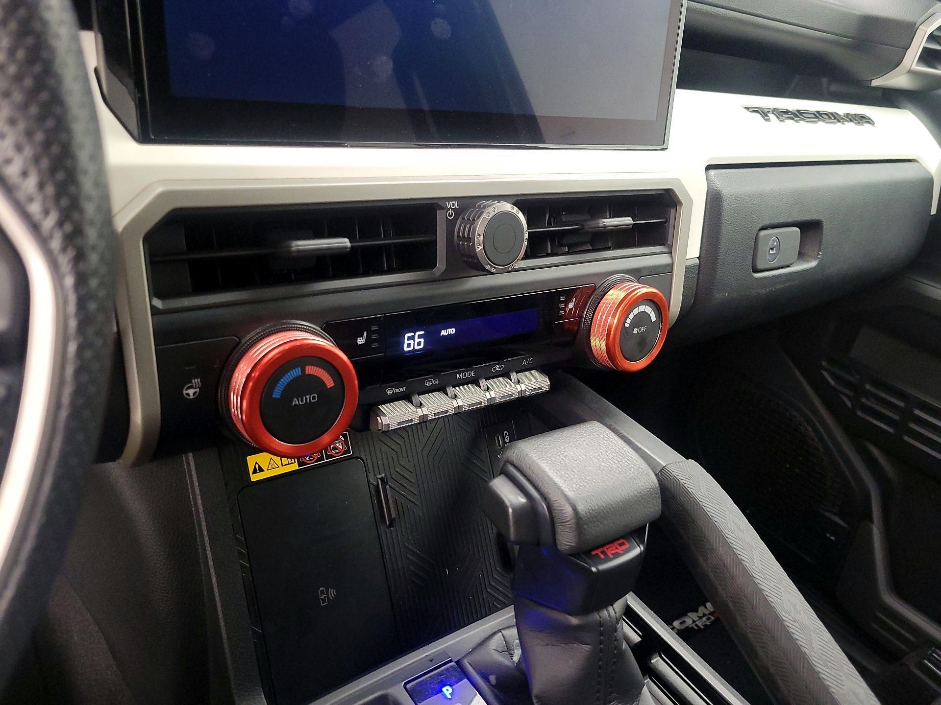 Thumbnail: 2024 Toyota Tacoma - 14