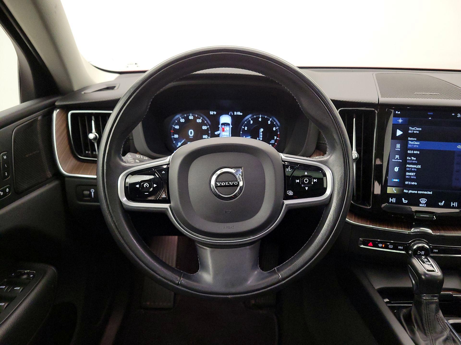 Thumbnail: 2020 Volvo XC60 - 10