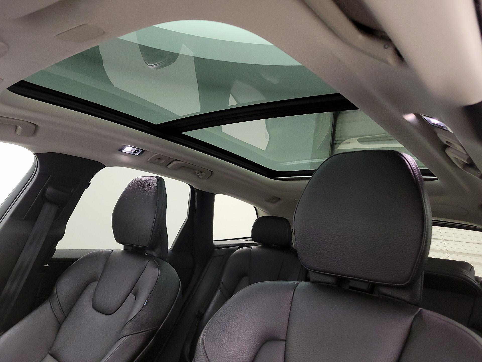 Thumbnail: 2020 Volvo XC60 - 19