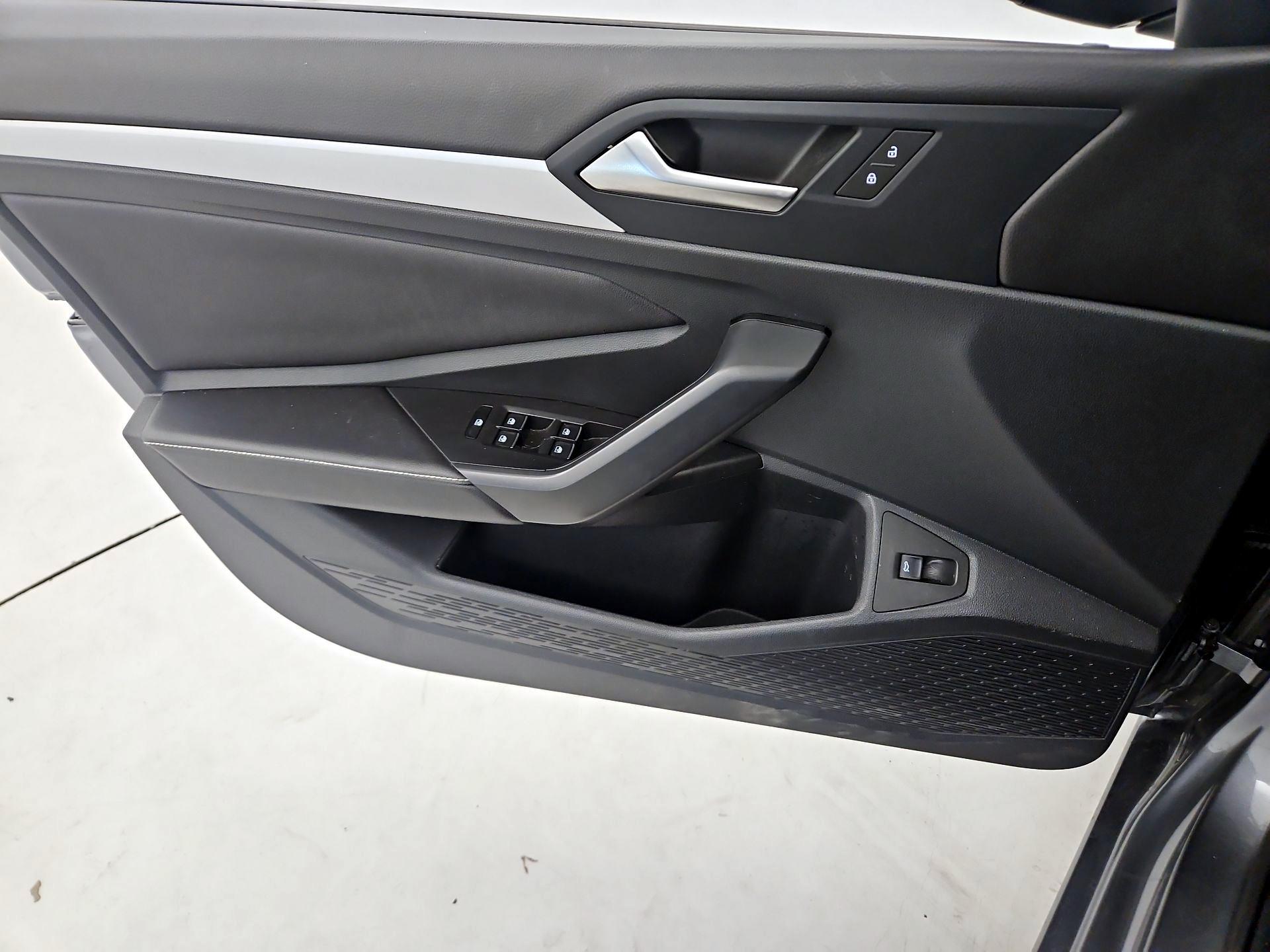 Thumbnail: 2025 Volkswagen Jetta - 12