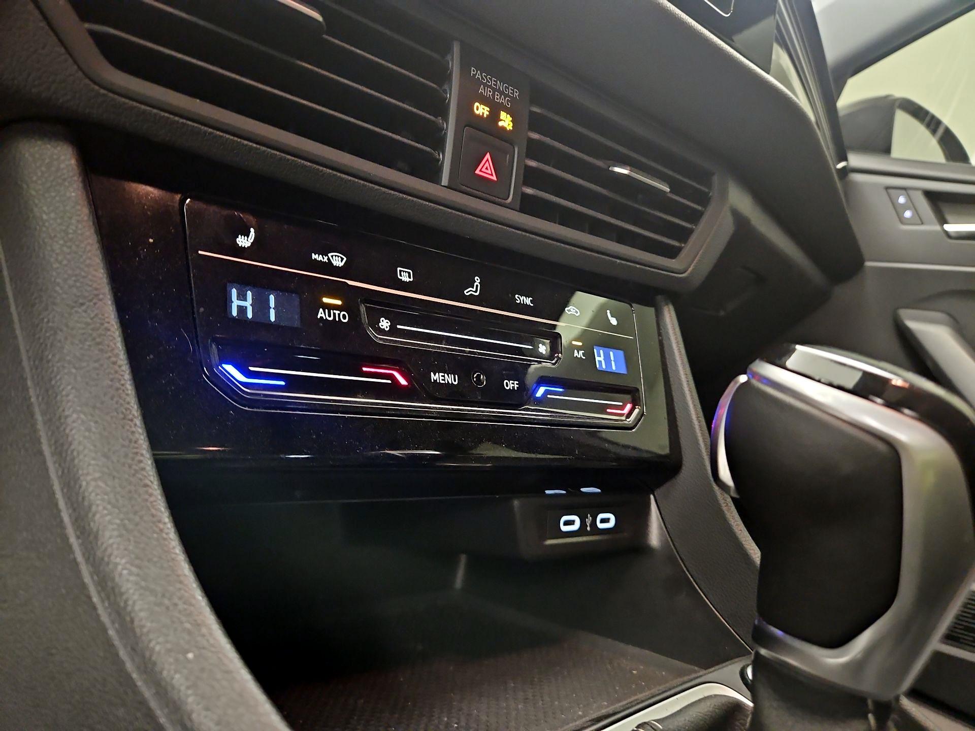 Thumbnail: 2025 Volkswagen Jetta - 16