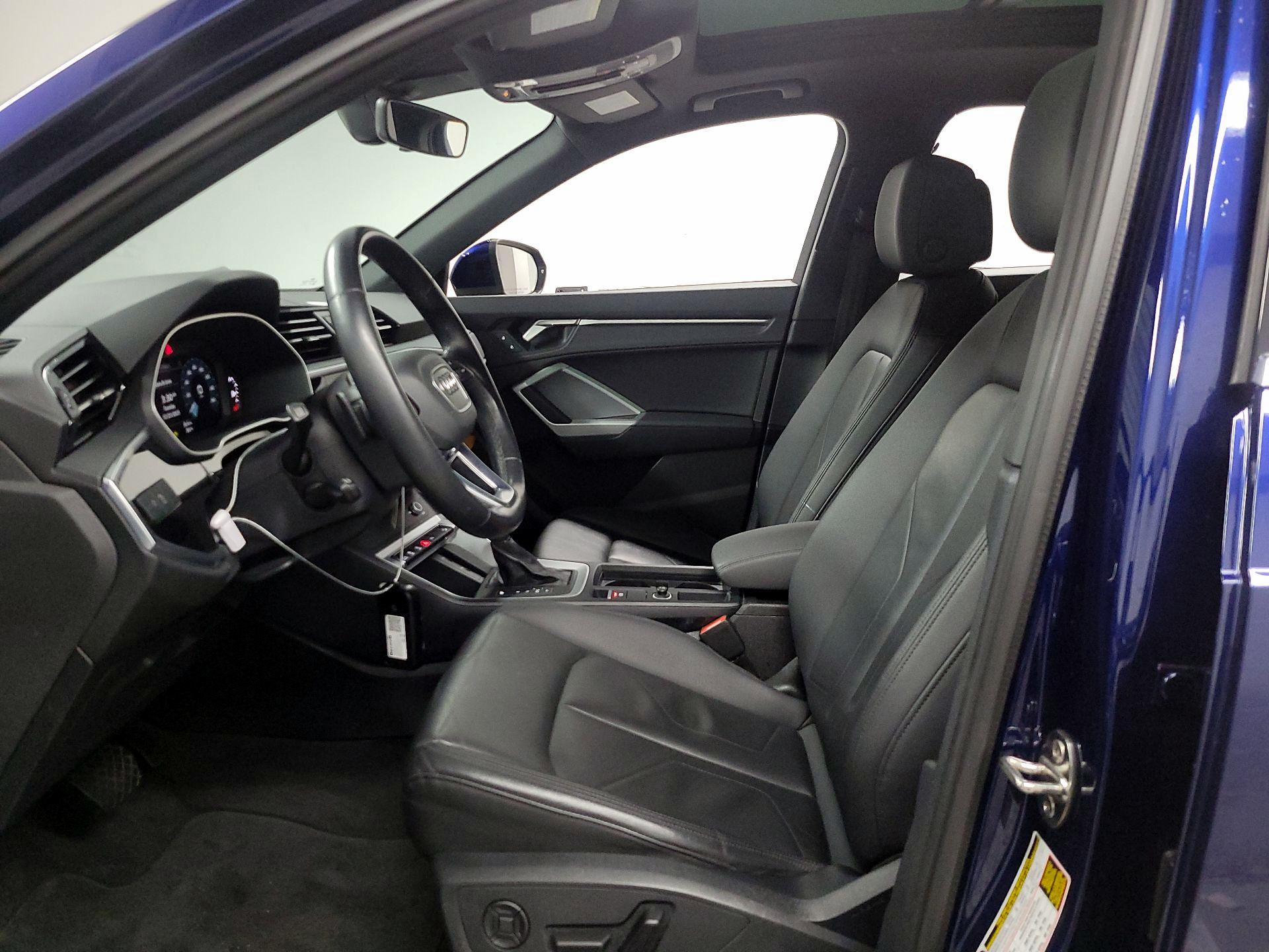 Thumbnail: 2023 Audi Q3 - 9