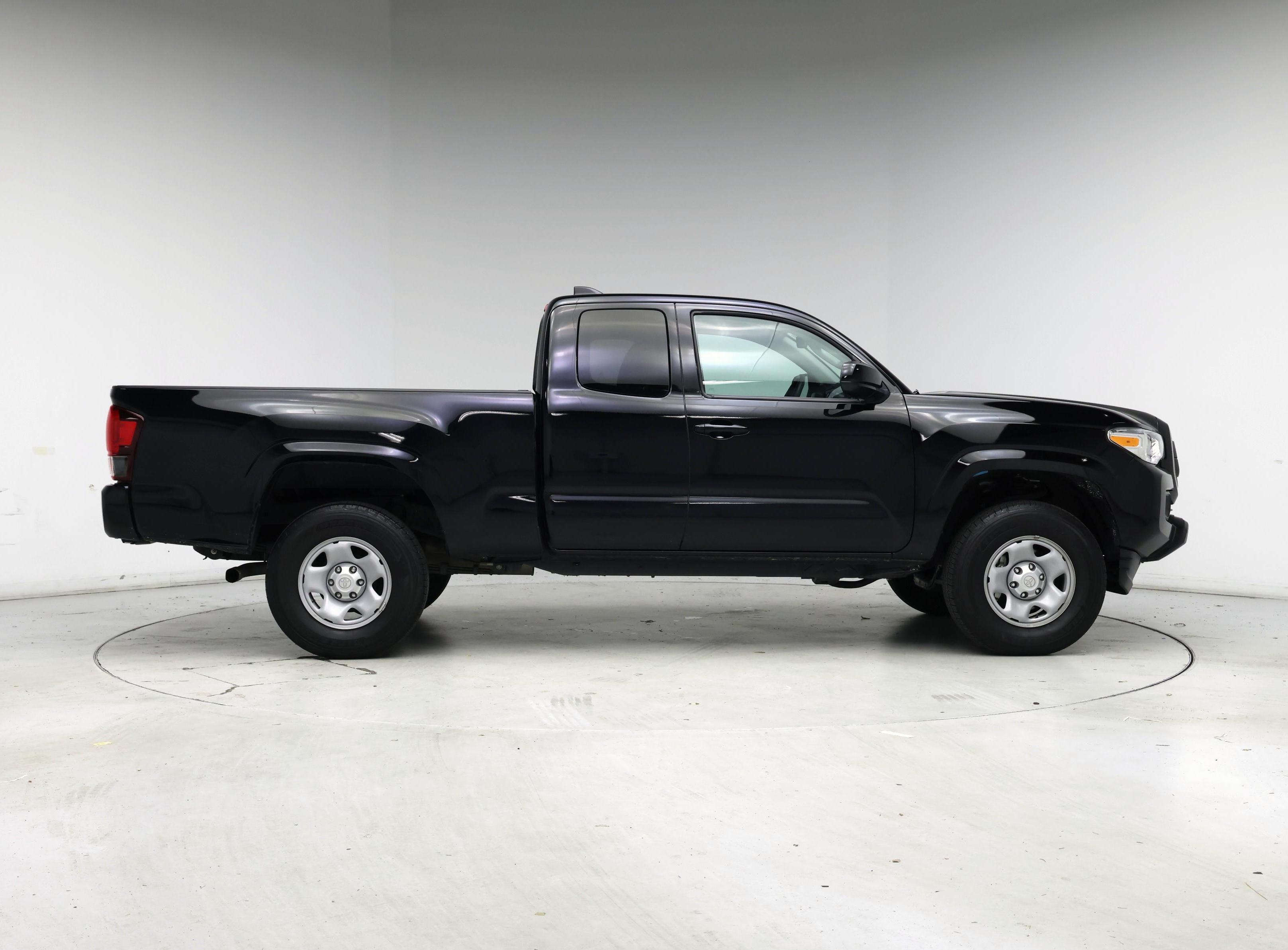 Thumbnail: 2023 Toyota Tacoma - 7