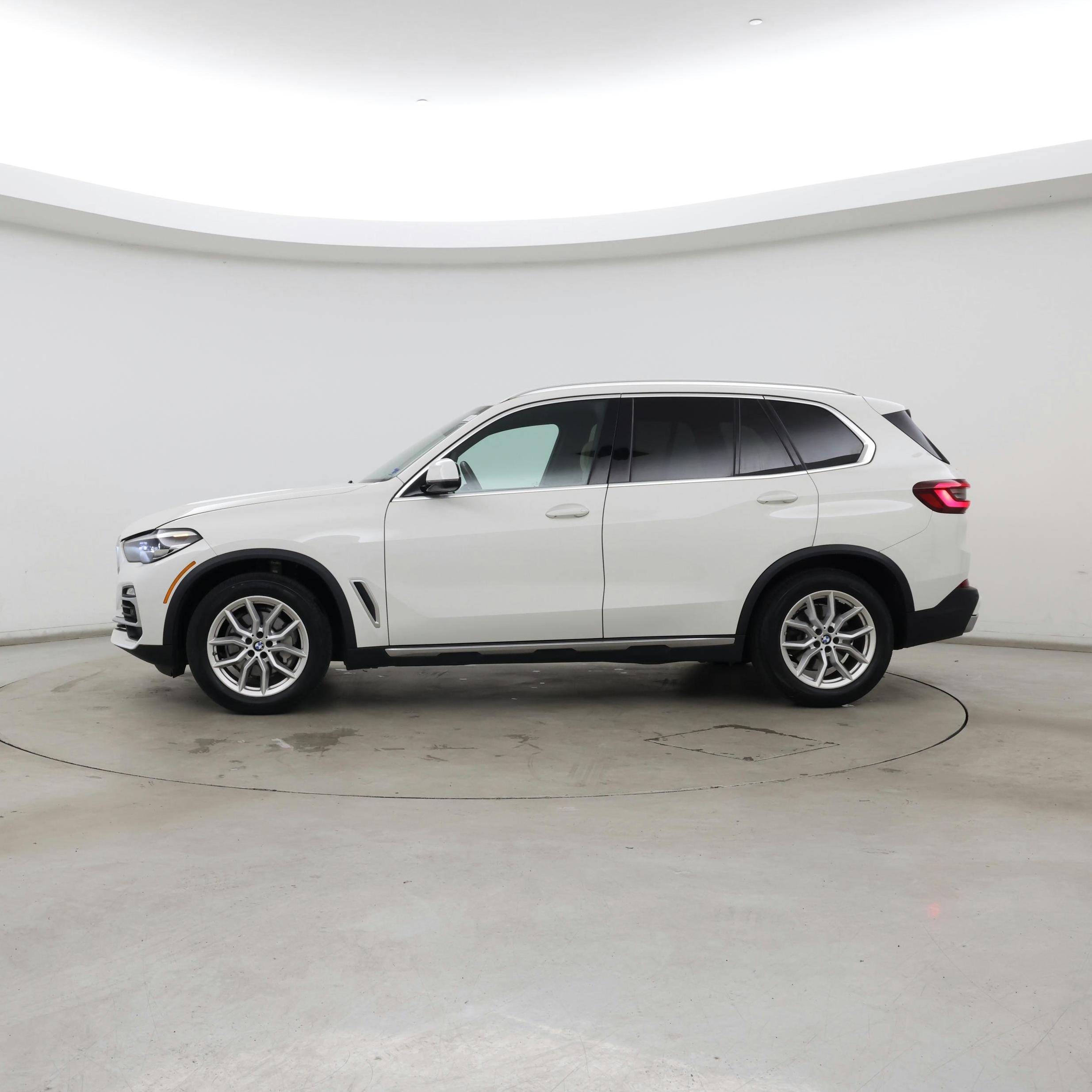 Thumbnail: 2021 BMW X5 - 3