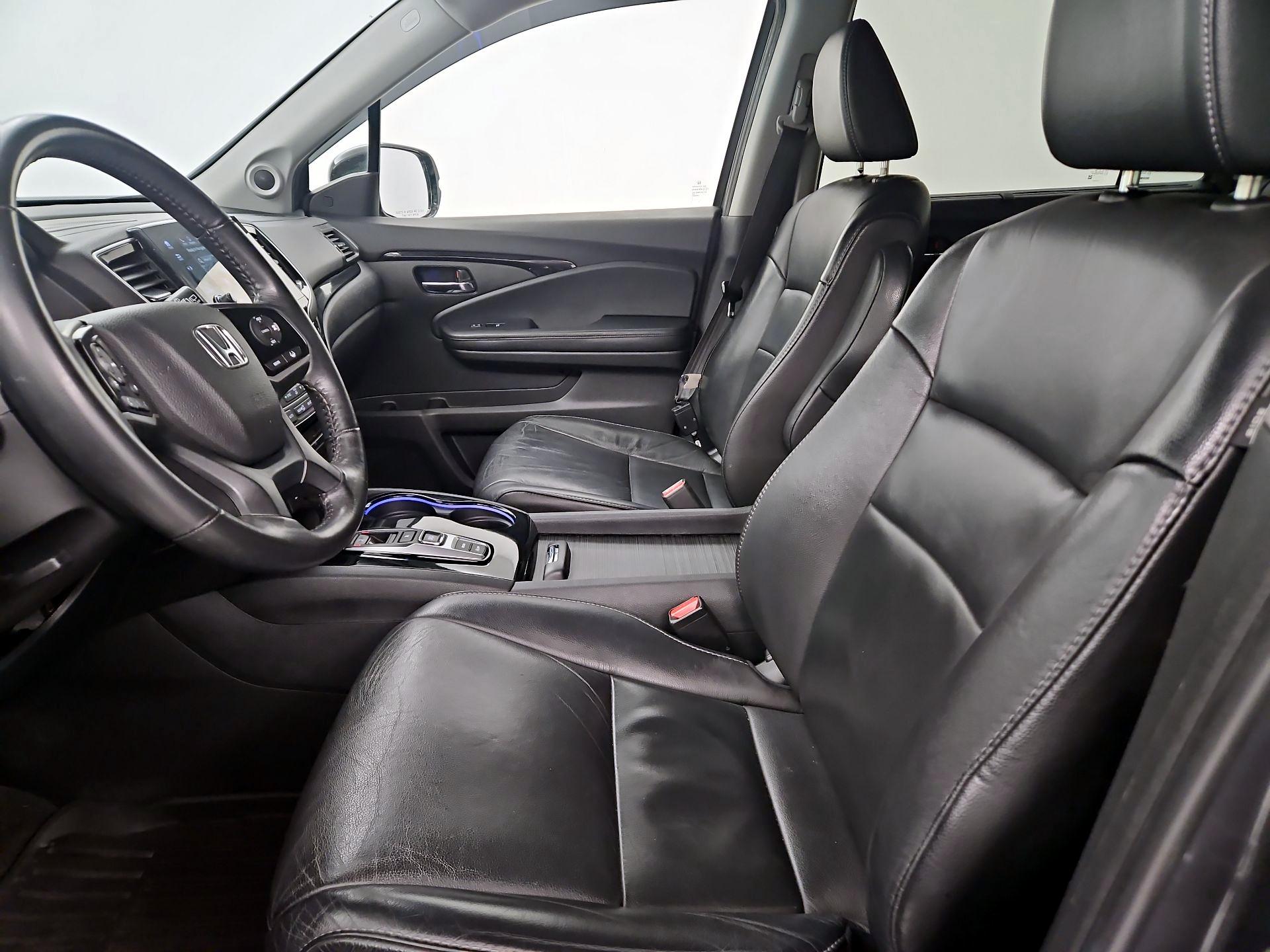 Thumbnail: 2019 Honda Pilot - 11