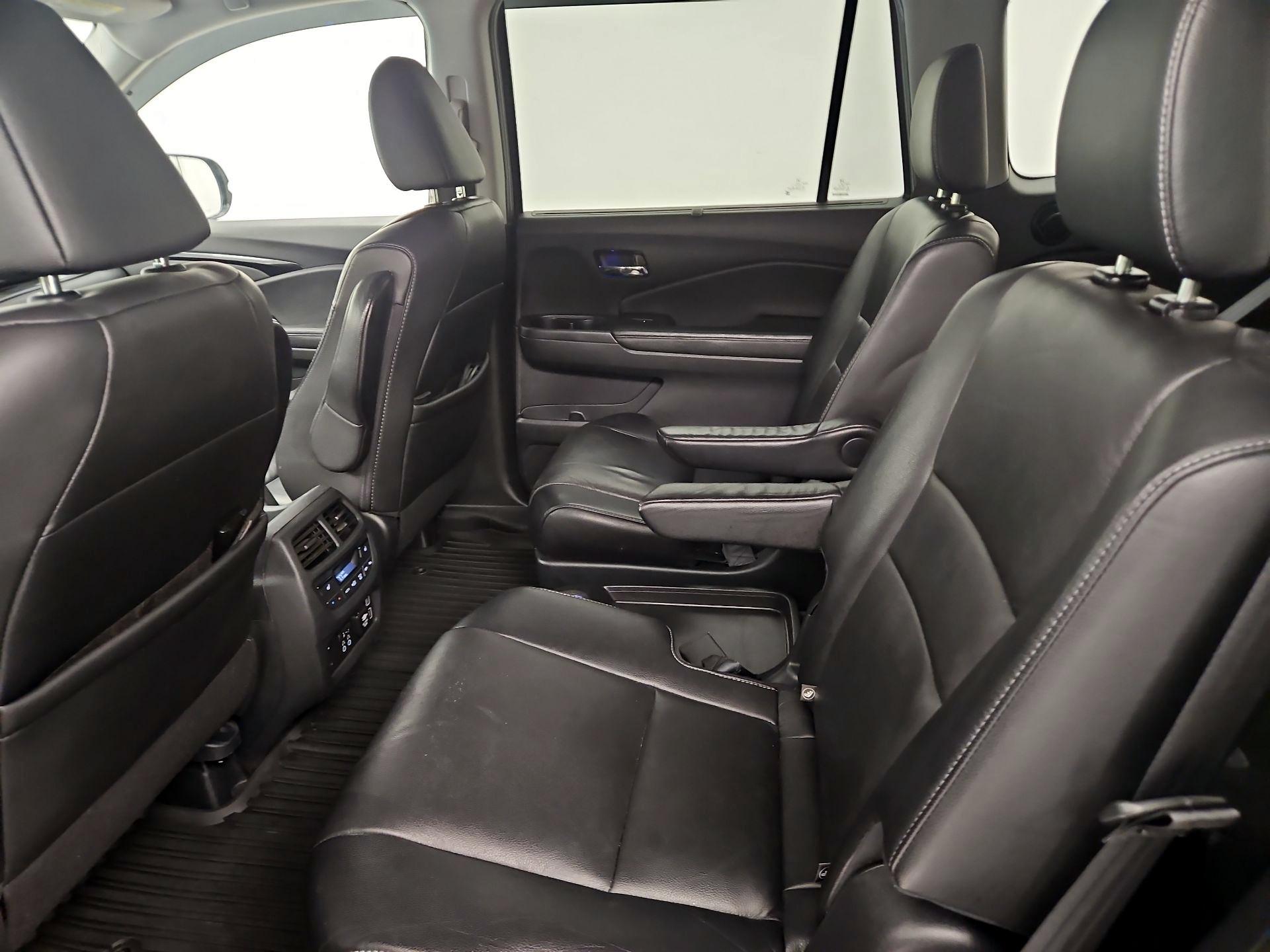 Thumbnail: 2019 Honda Pilot - 20