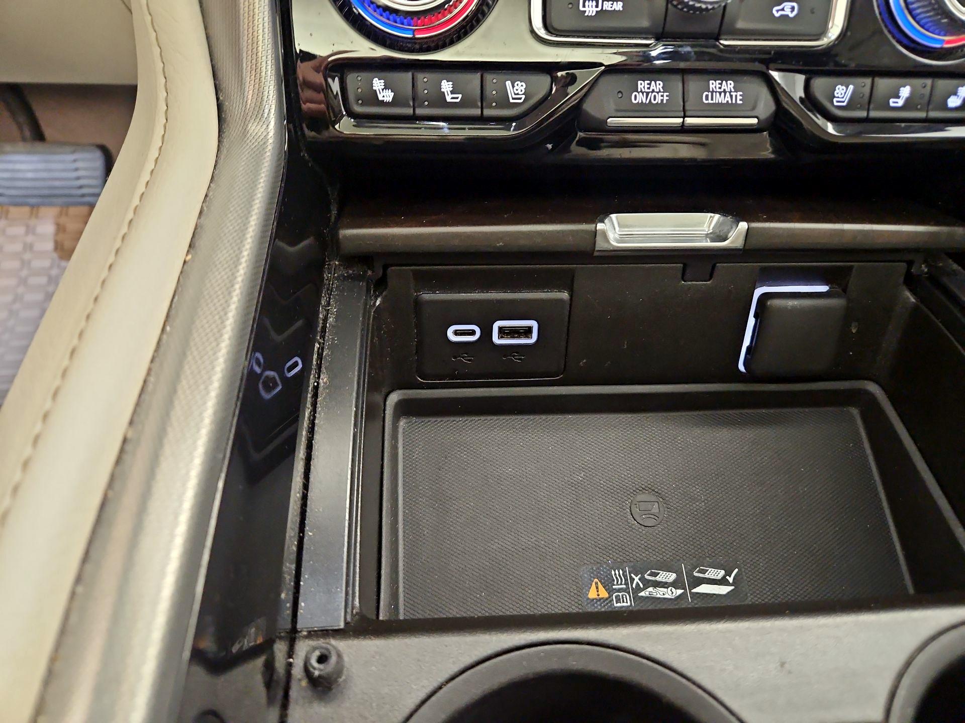 Thumbnail: 2022 GMC Yukon XL - 18